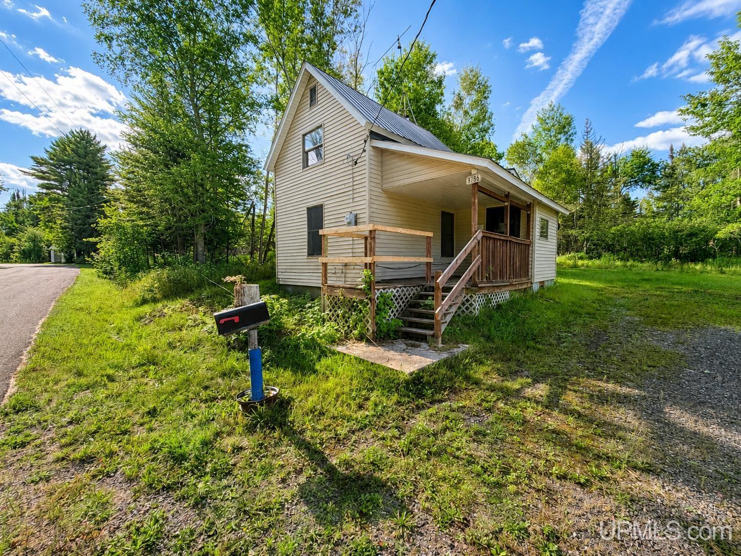 8786 5th Street Property Photo 1