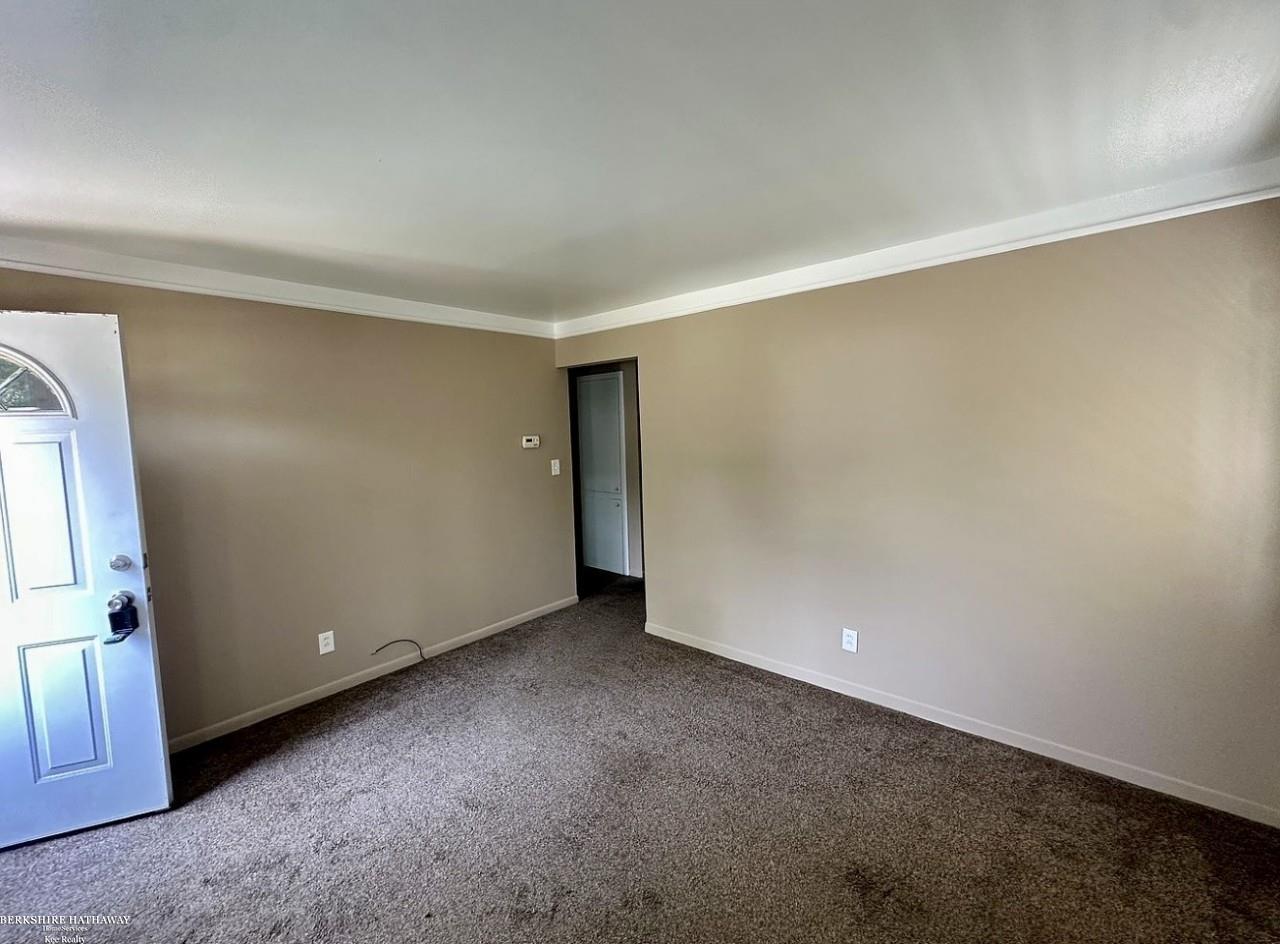 25106 Rosenbusch Boulevard Property Photo 5