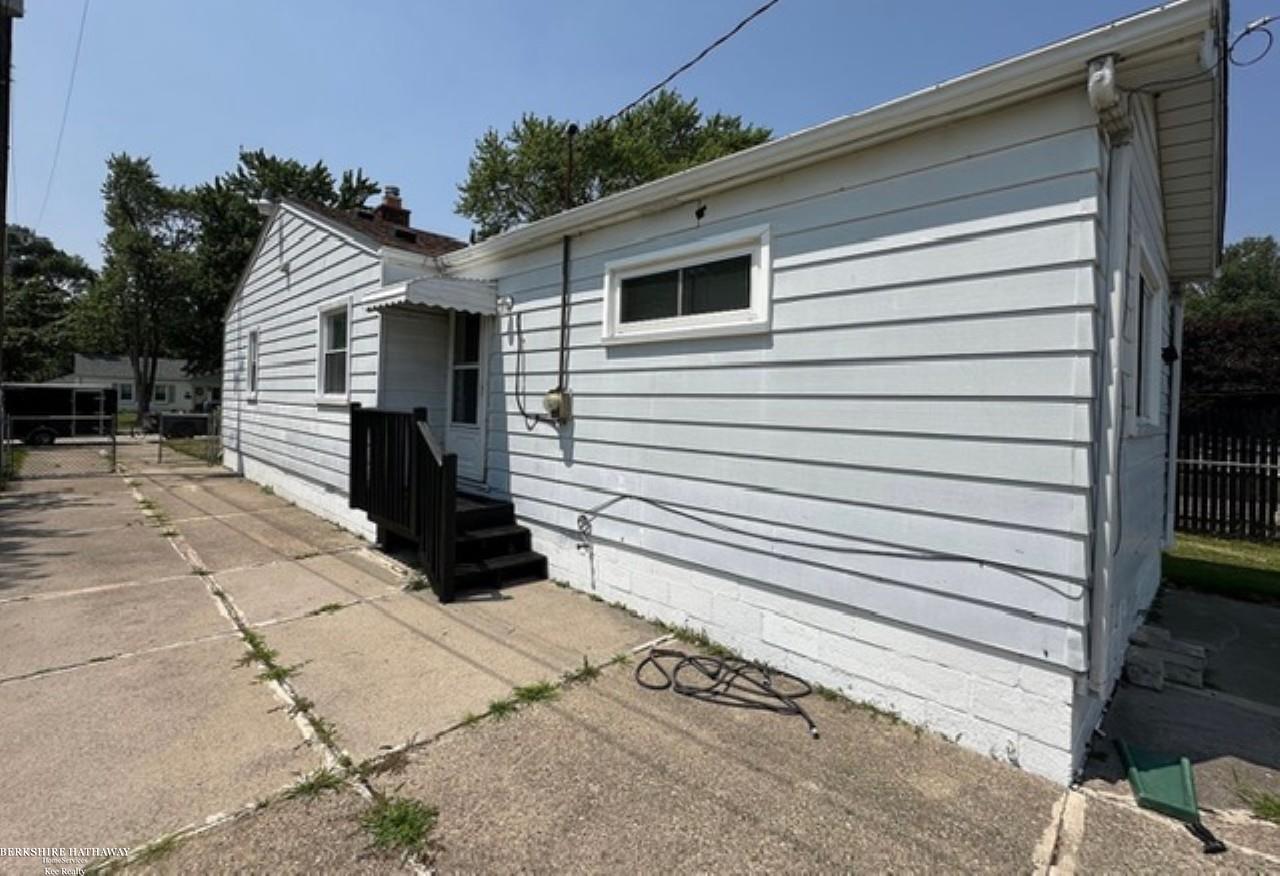 25106 Rosenbusch Boulevard Property Photo 14