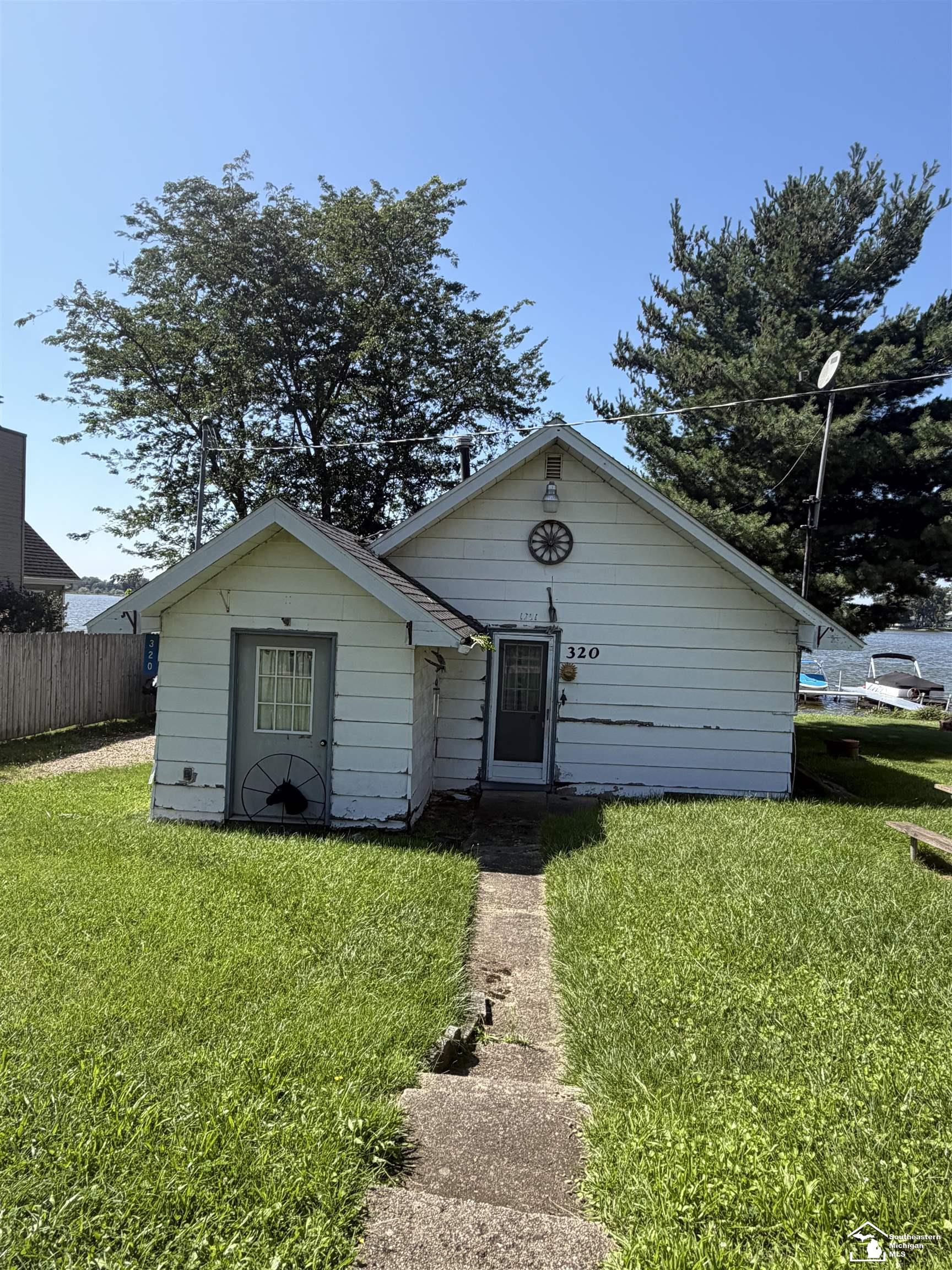 320 Lloyd Lane Property Photo 1