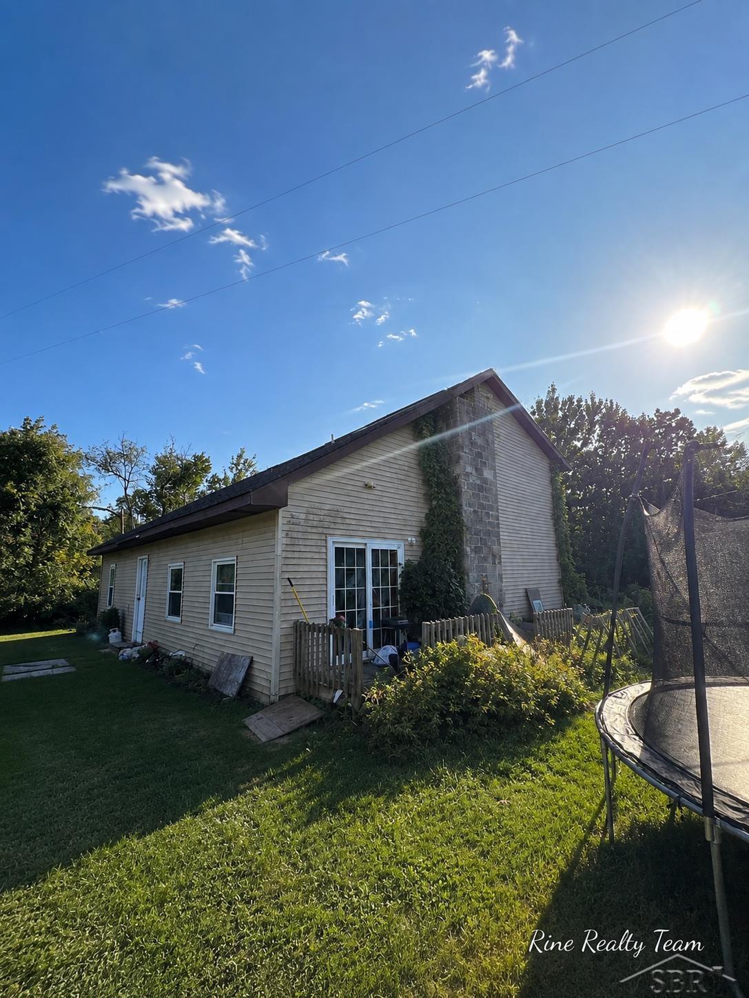 2561 E Manor Road