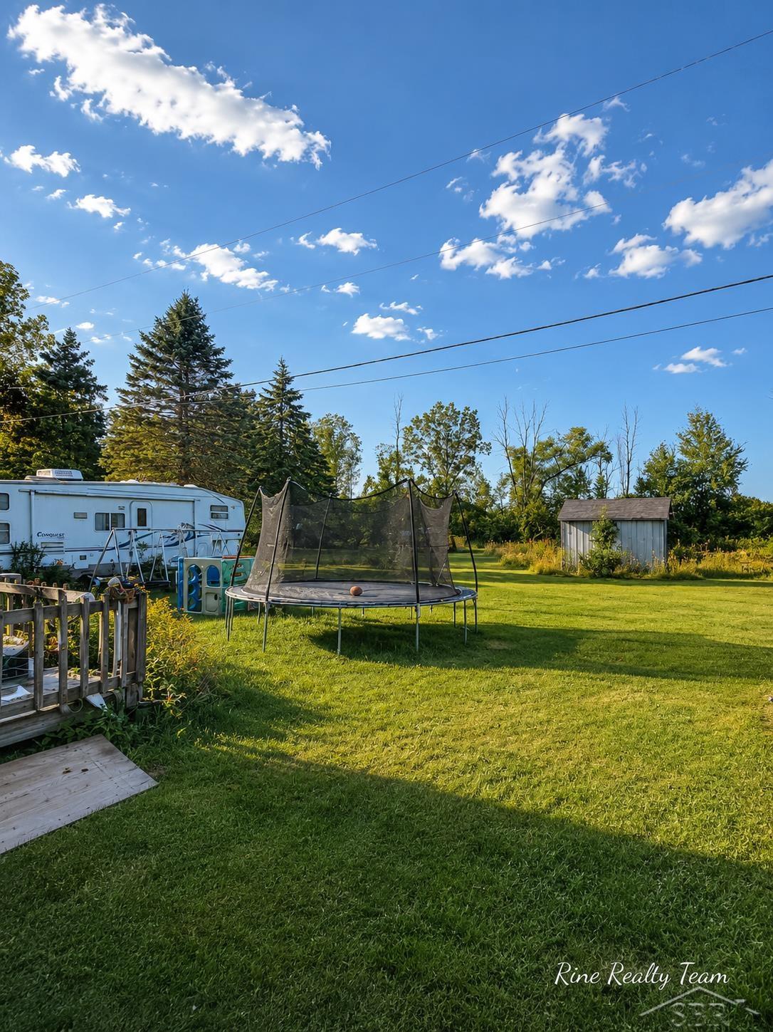 2561 E Manor Road Property Photo 8