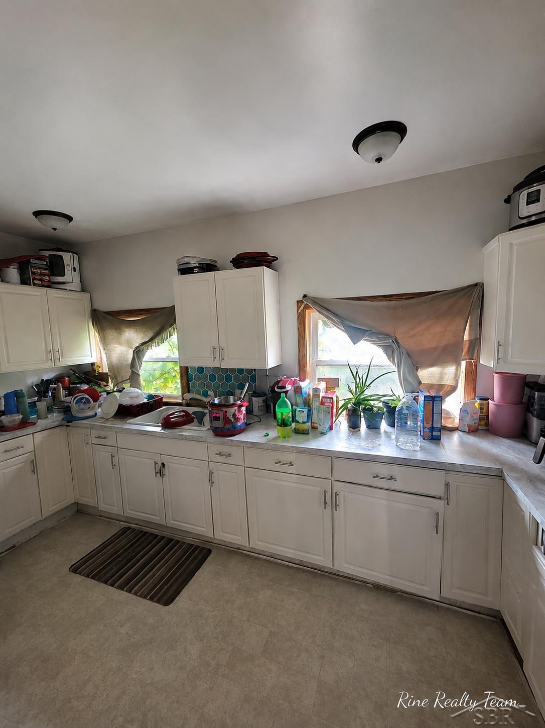 2561 E Manor Road Property Photo 13