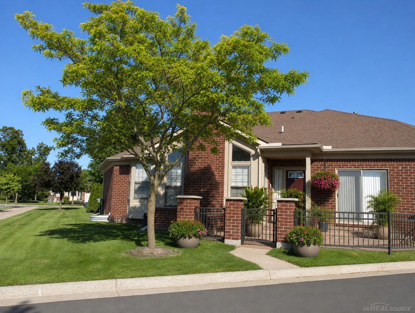 49272 Brodie Court Property Photo 2