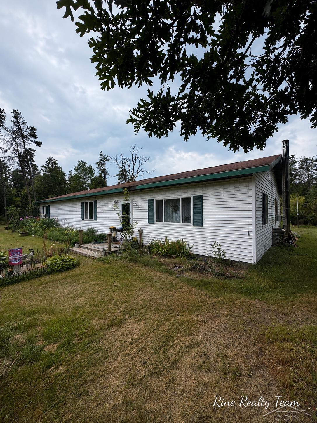 10882 Chase Bridge Road Property Photo 2