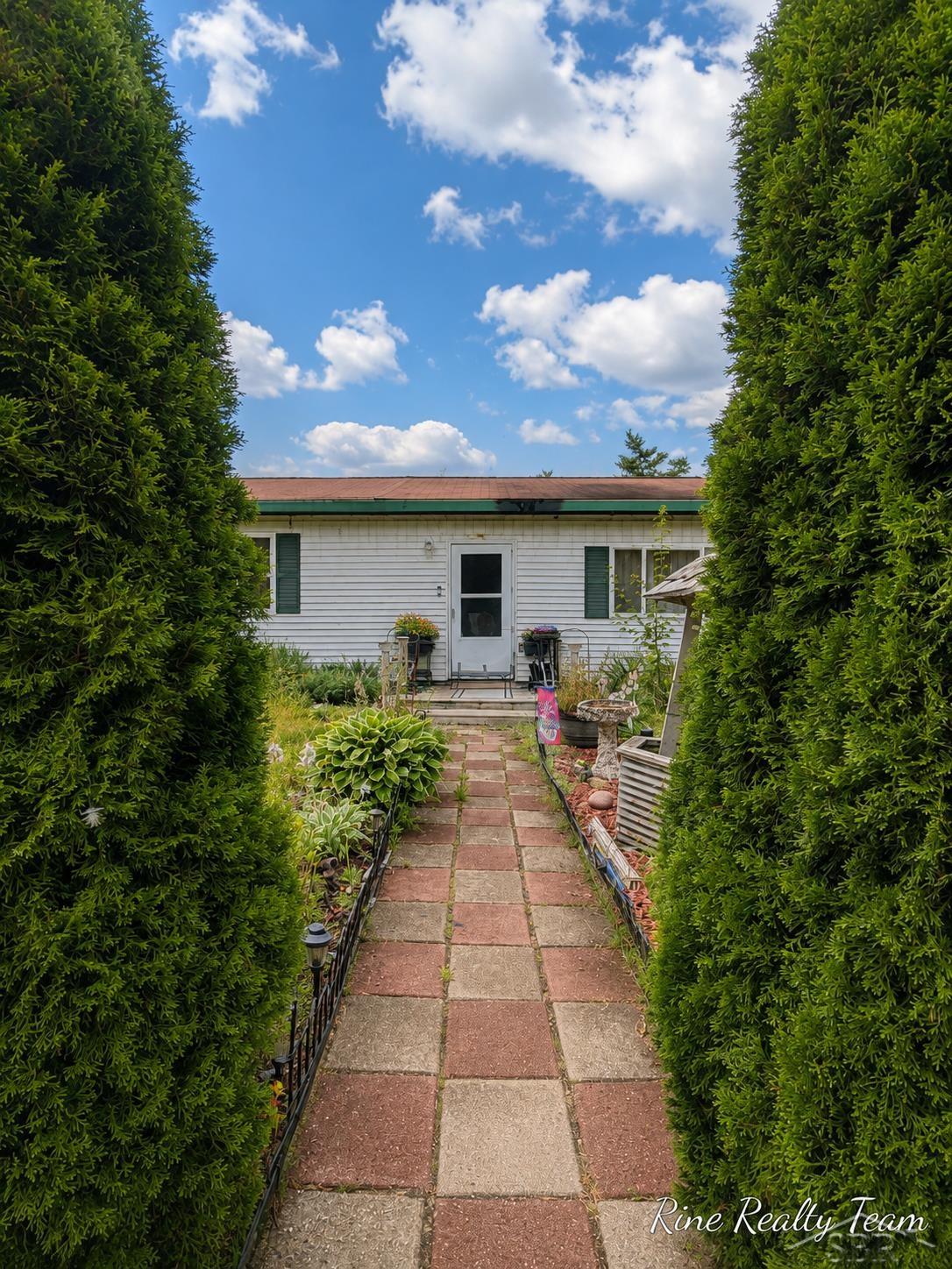 10882 Chase Bridge Road Property Photo 3