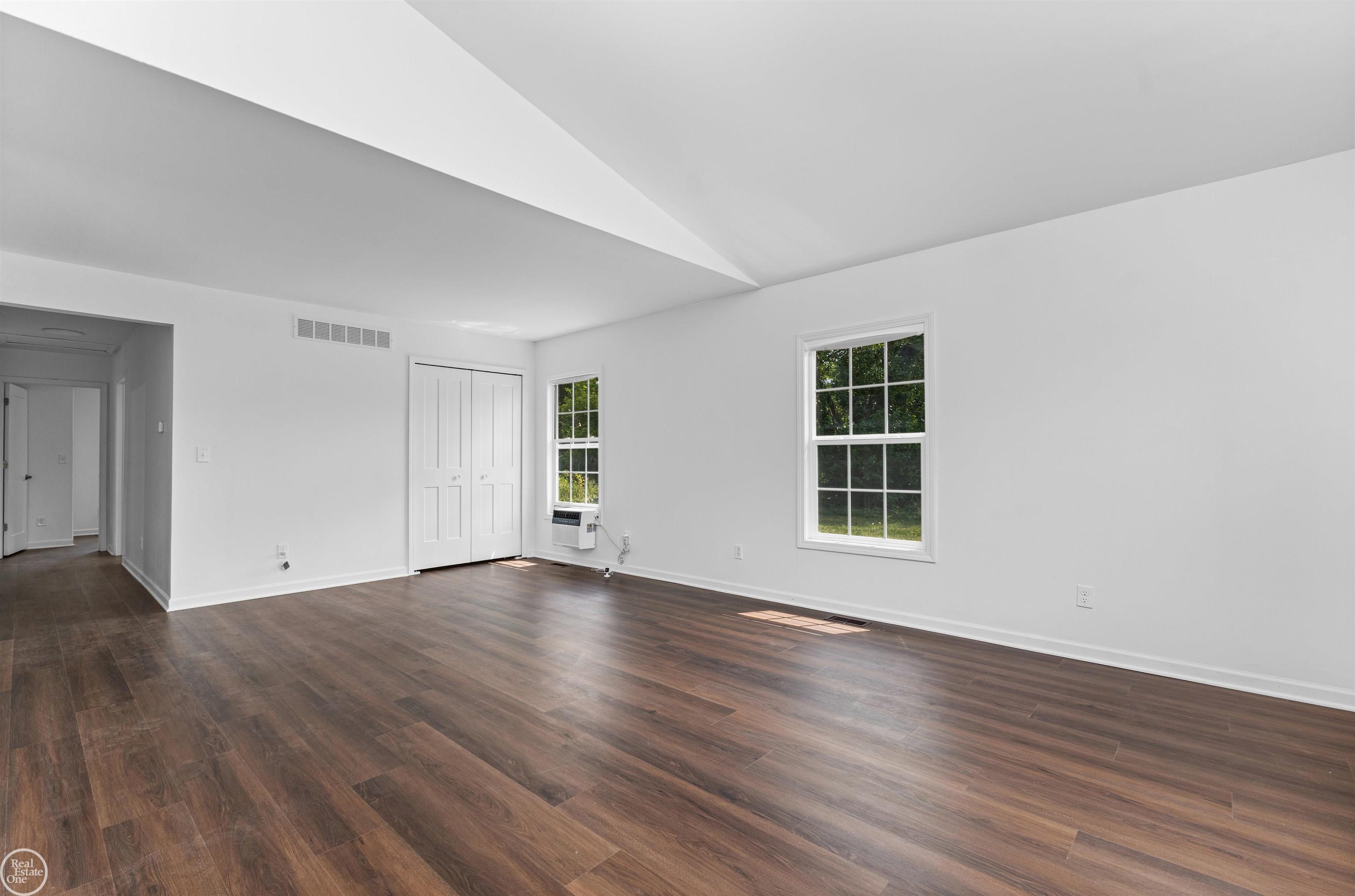 656 Tennessee Street Property Photo 5