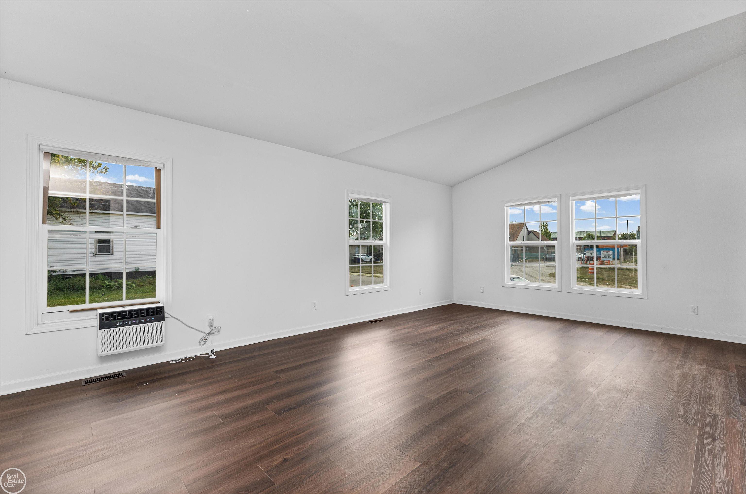 656 Tennessee Street Property Photo 10