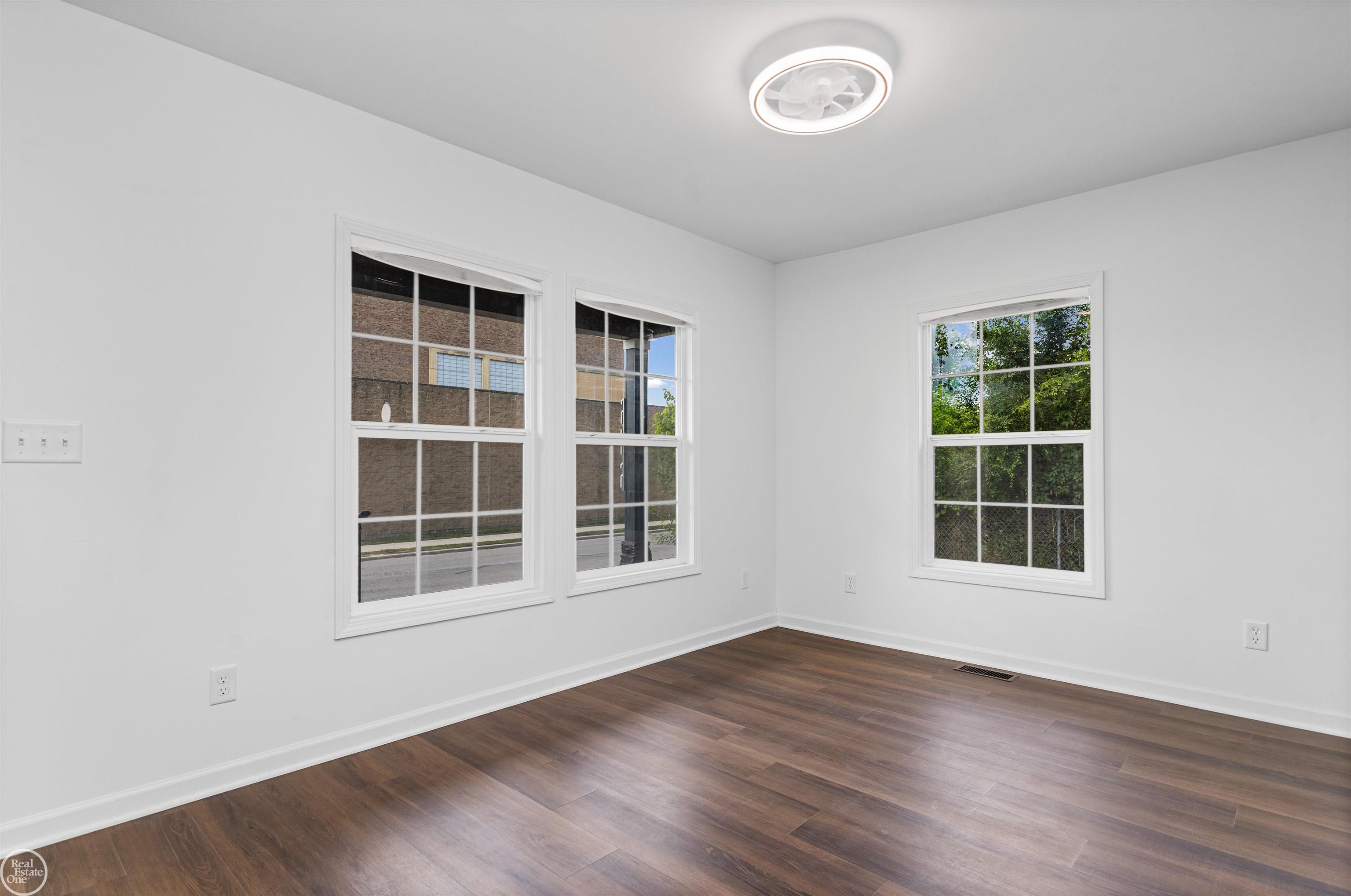656 Tennessee Street Property Photo 11