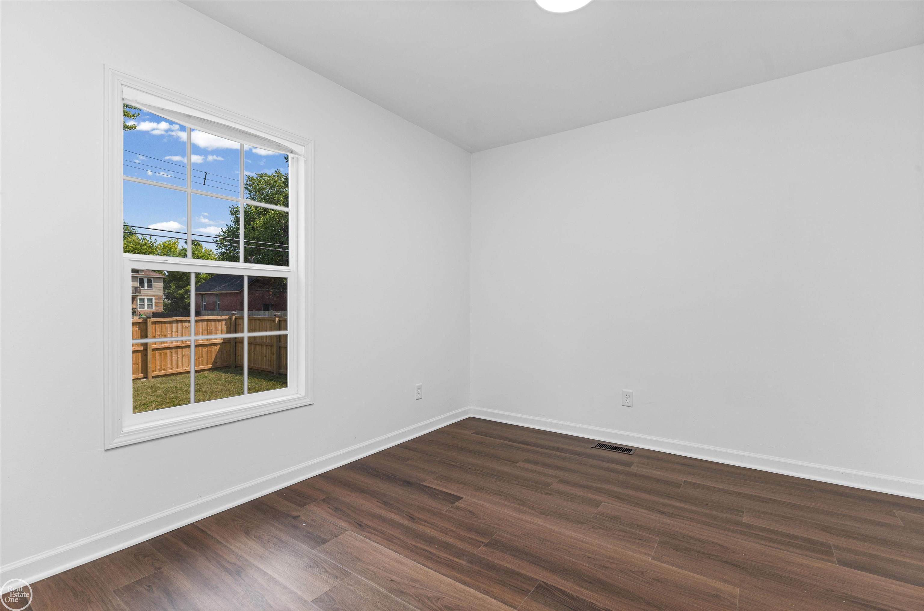 656 Tennessee Street Property Photo 26