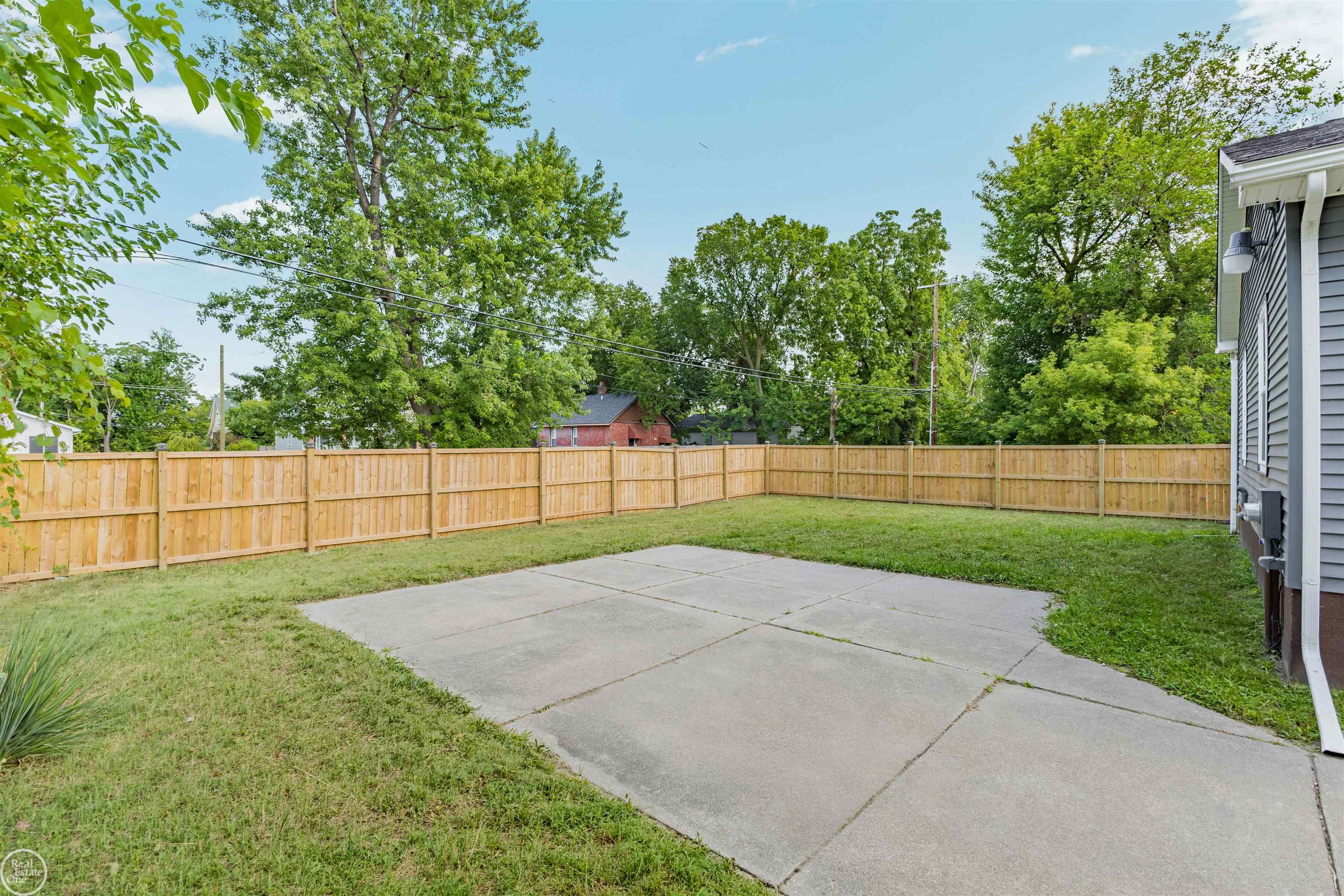 656 Tennessee Street Property Photo 38