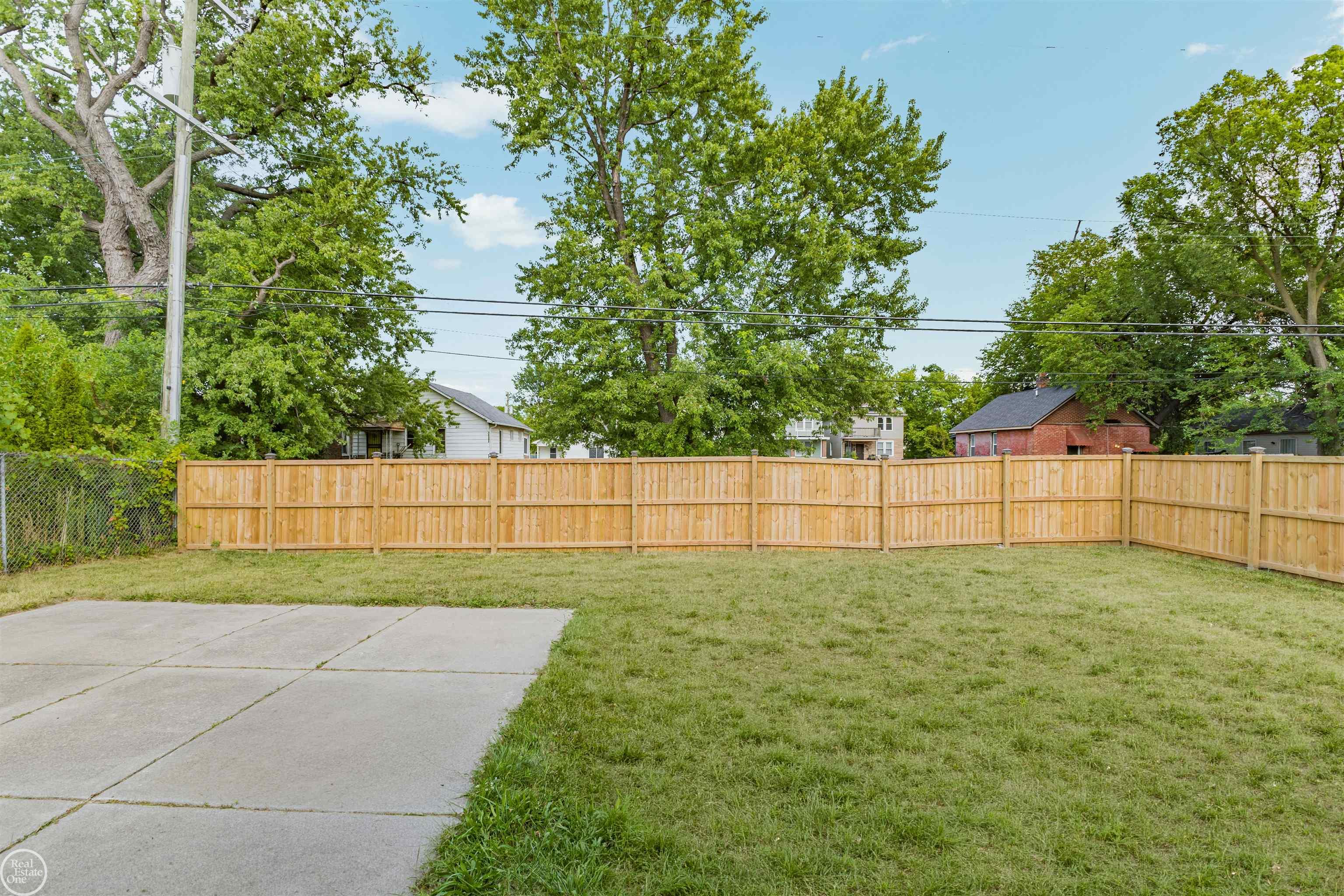 656 Tennessee Street Property Photo 40