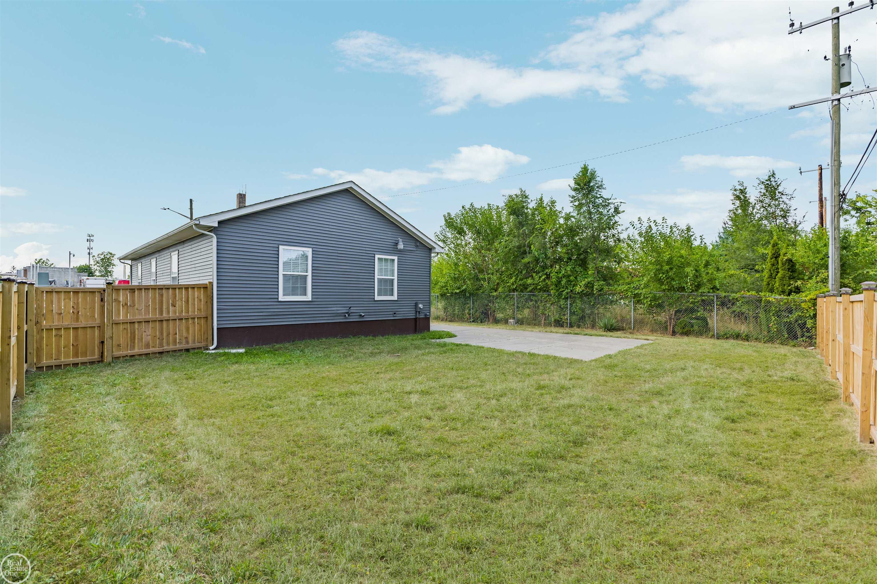 656 Tennessee Street Property Photo 42