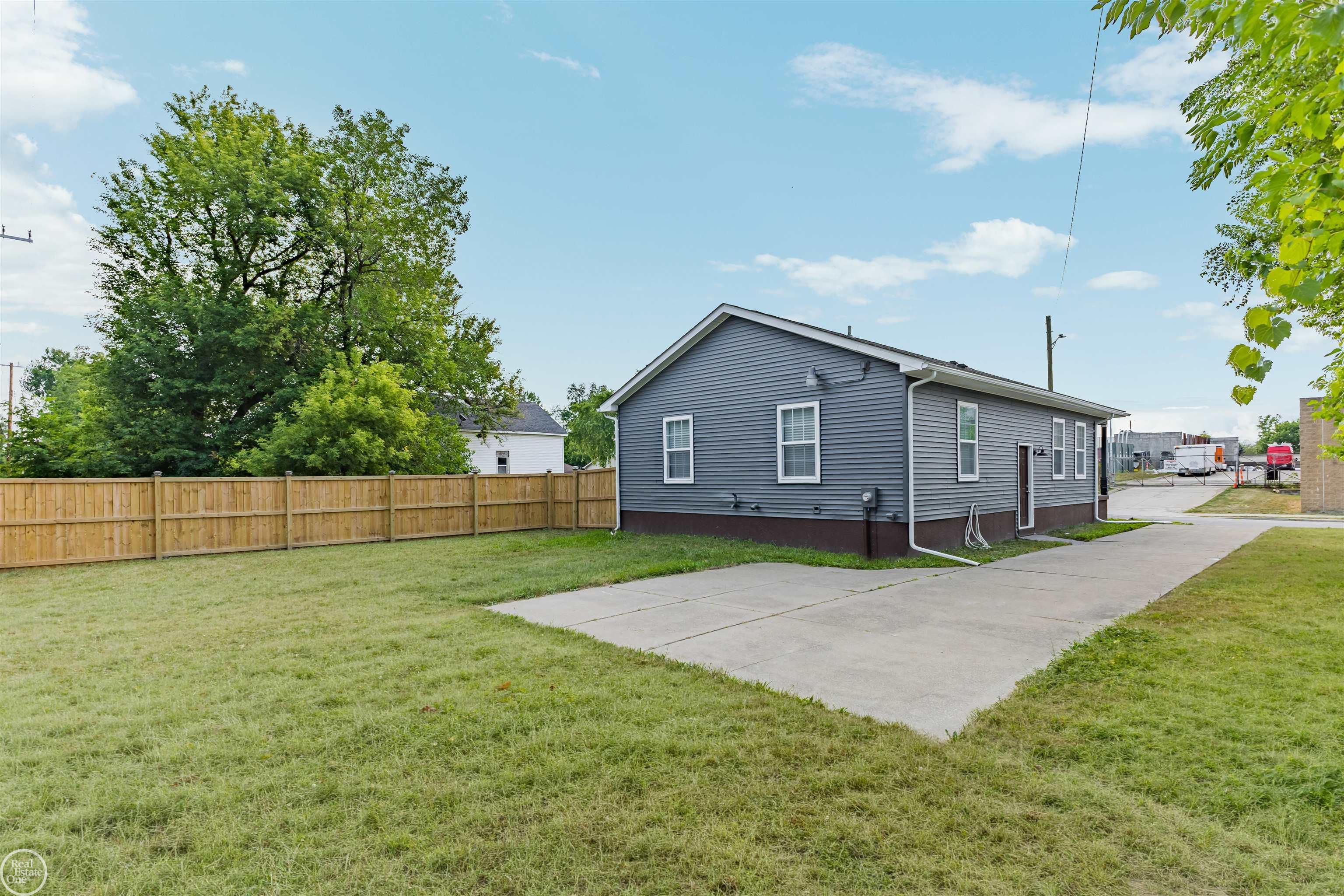 656 Tennessee Street Property Photo 43