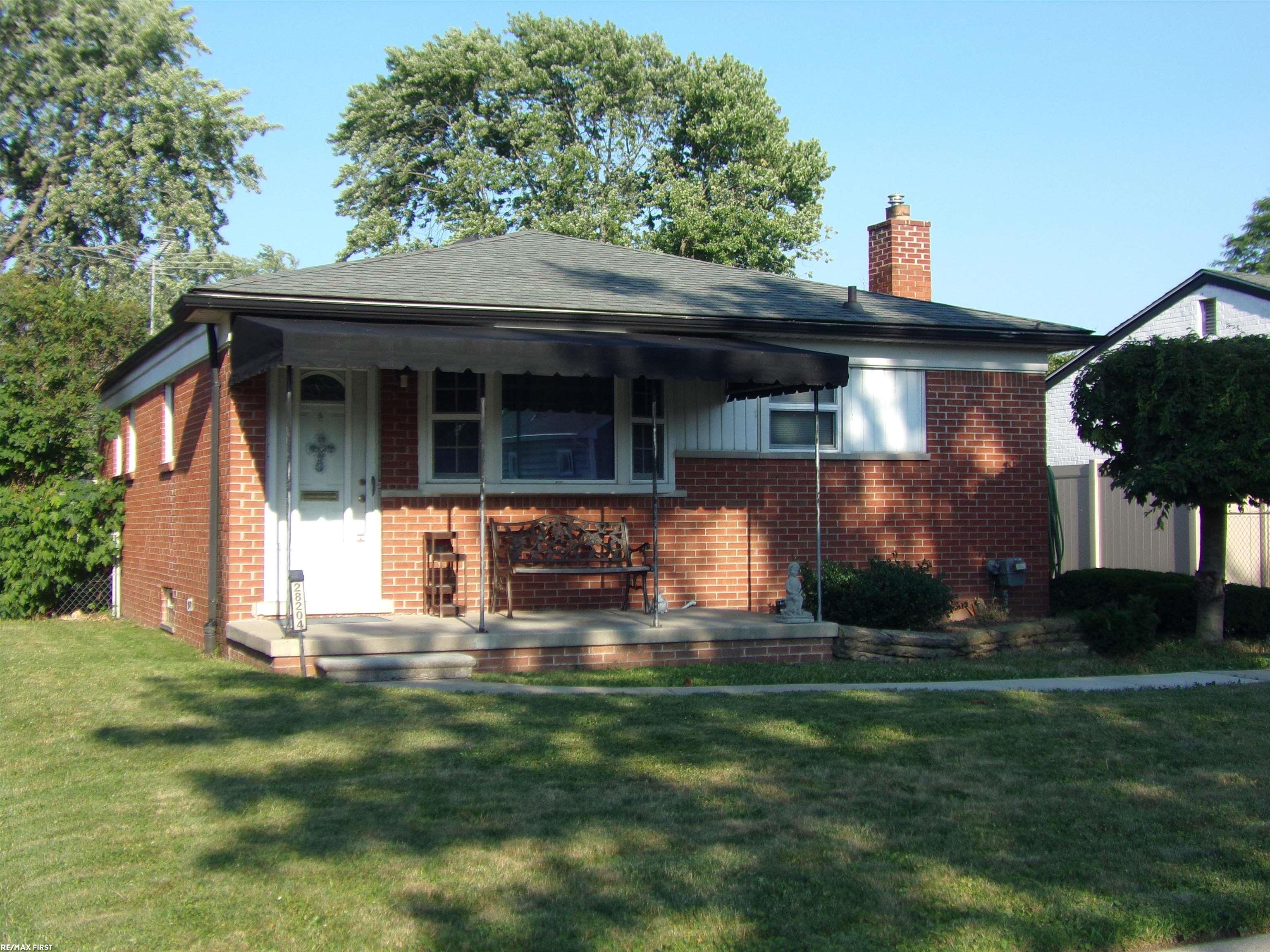 28204 Gladstone Street Property Photo 1