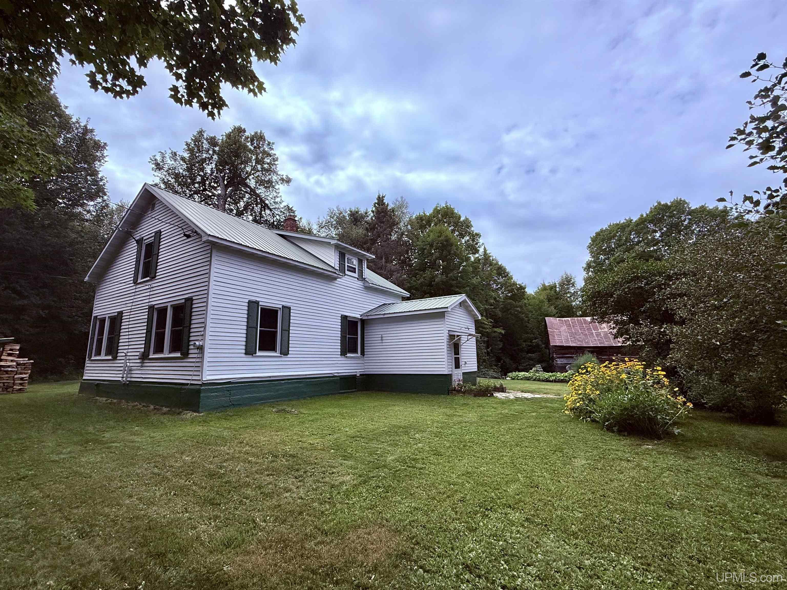 26783 Imperial Heights Road Property Photo 1