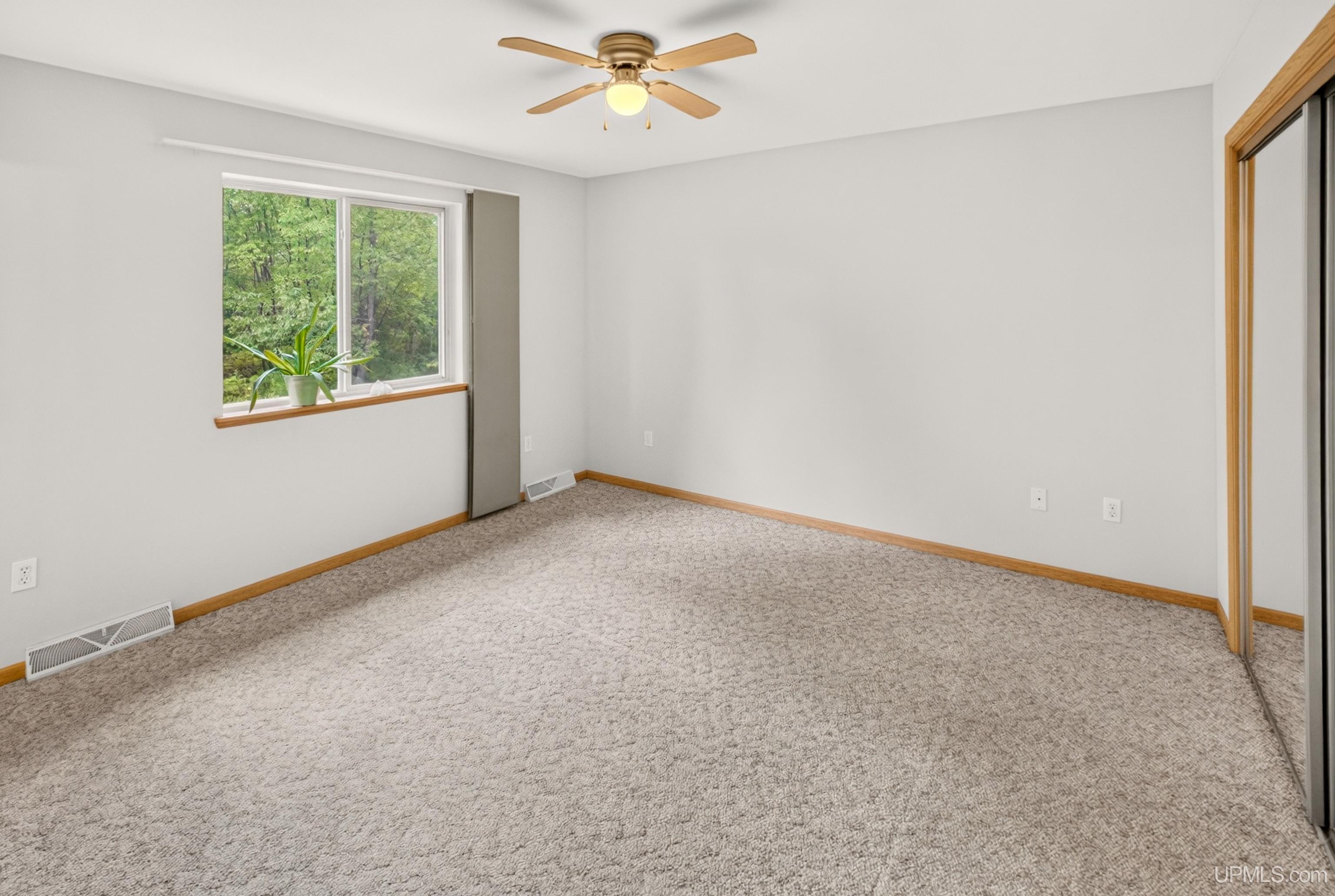 1675 Ellsworth Drive Property Photo 8