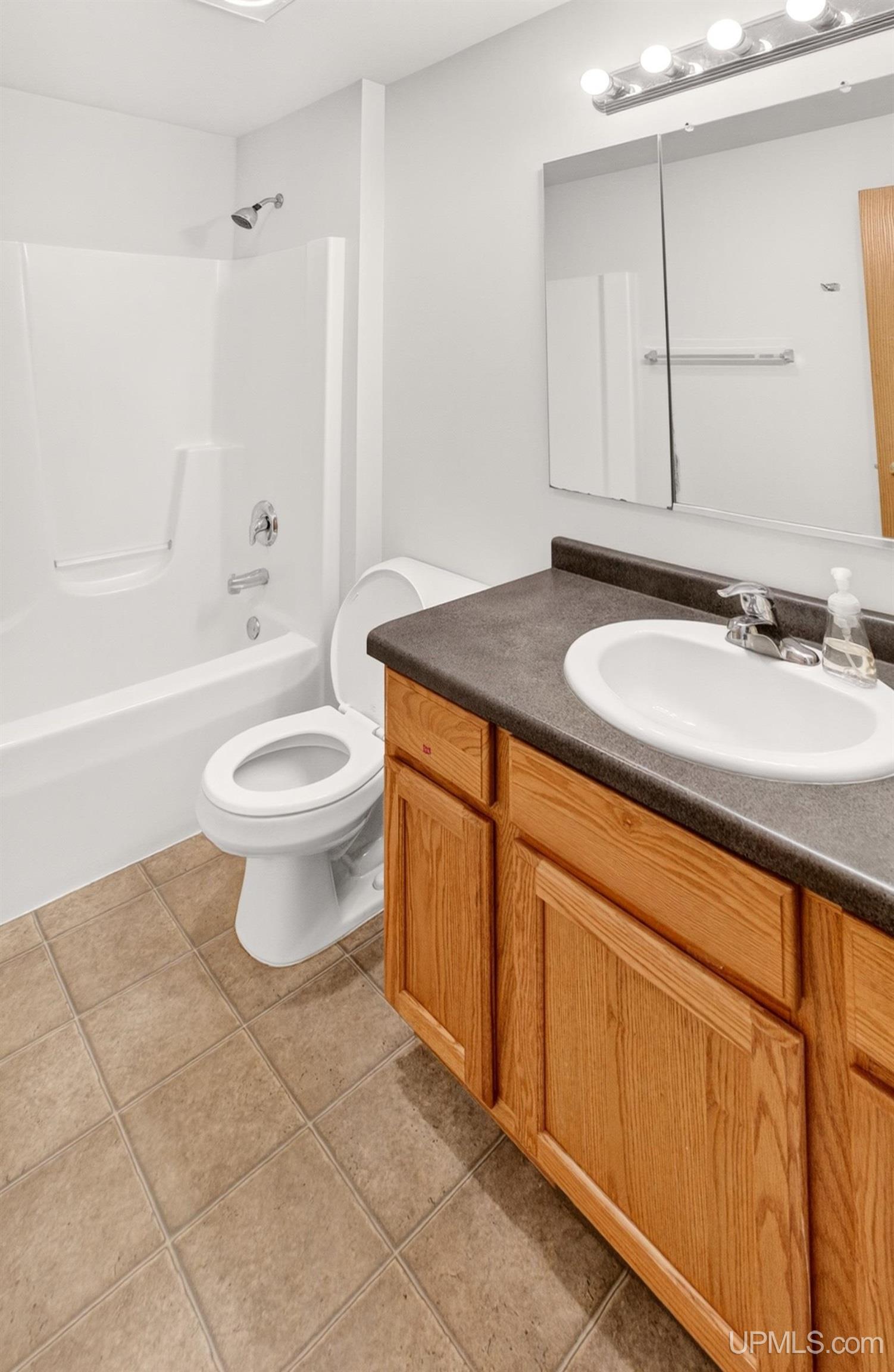 1675 Ellsworth Drive Property Photo 12