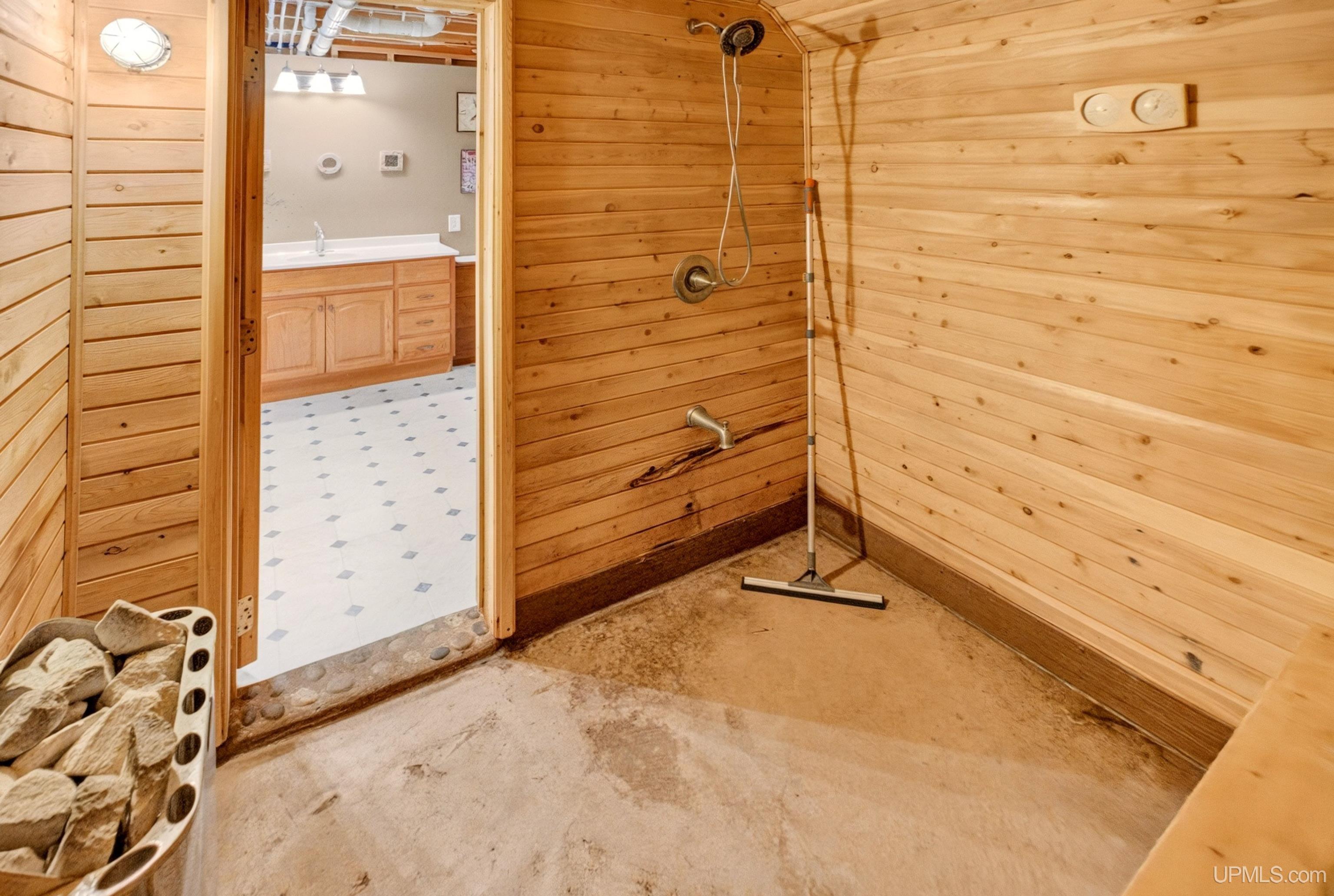 1675 Ellsworth Drive Property Photo 20