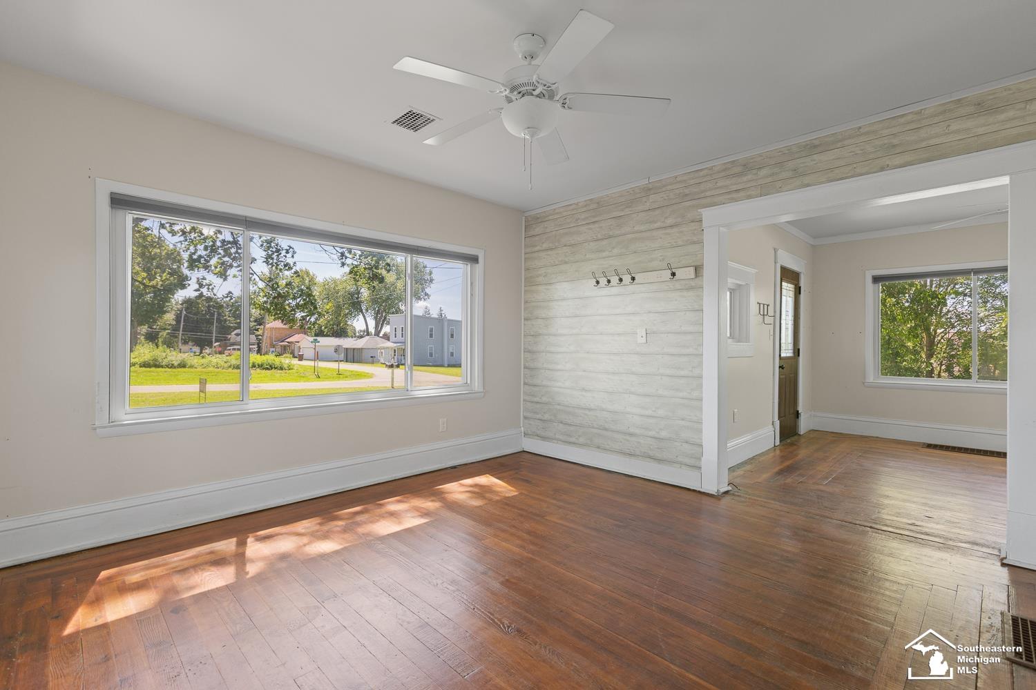 202 Walnut Street Property Photo 5
