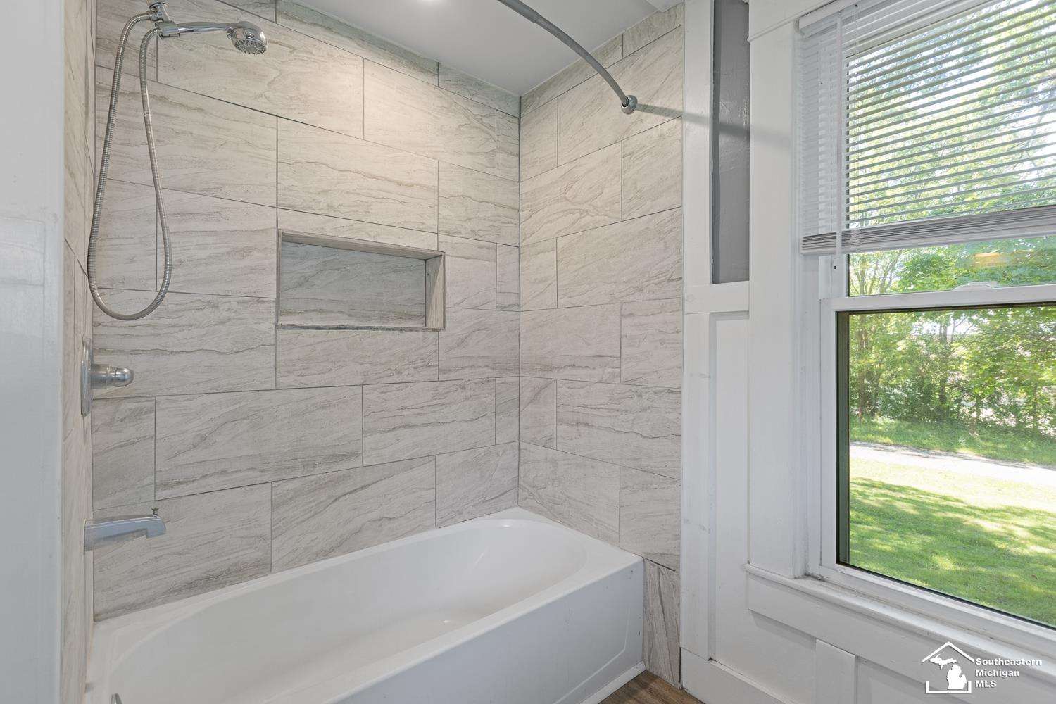 202 Walnut Street Property Photo 9