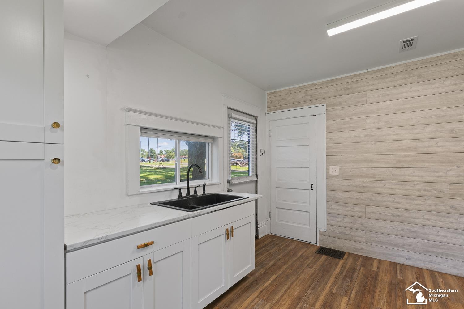 202 Walnut Street Property Photo 14
