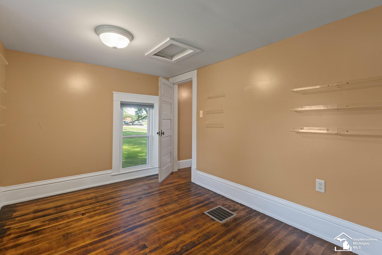 202 Walnut Street Property Photo 17