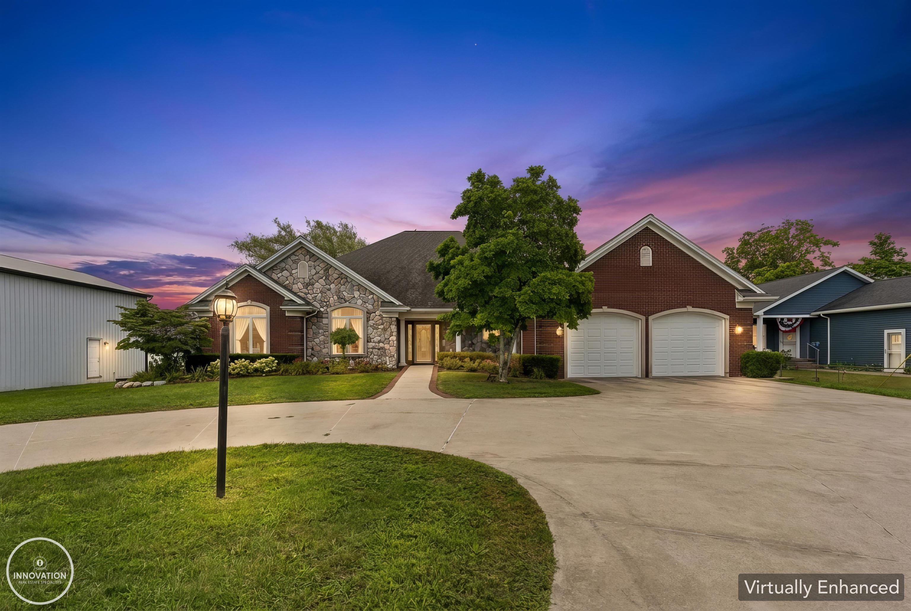 9305 River Road Property Photo 1