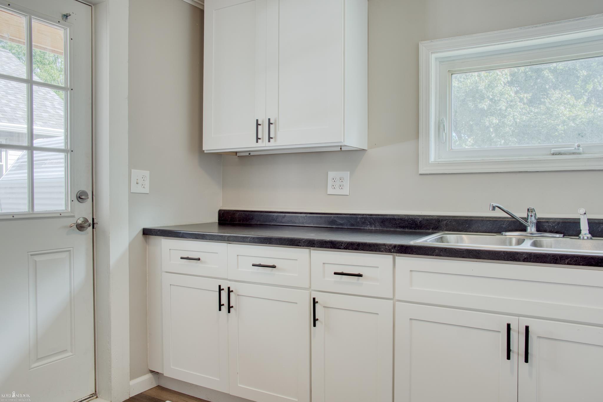 1003 Ryan Street Property Photo 4