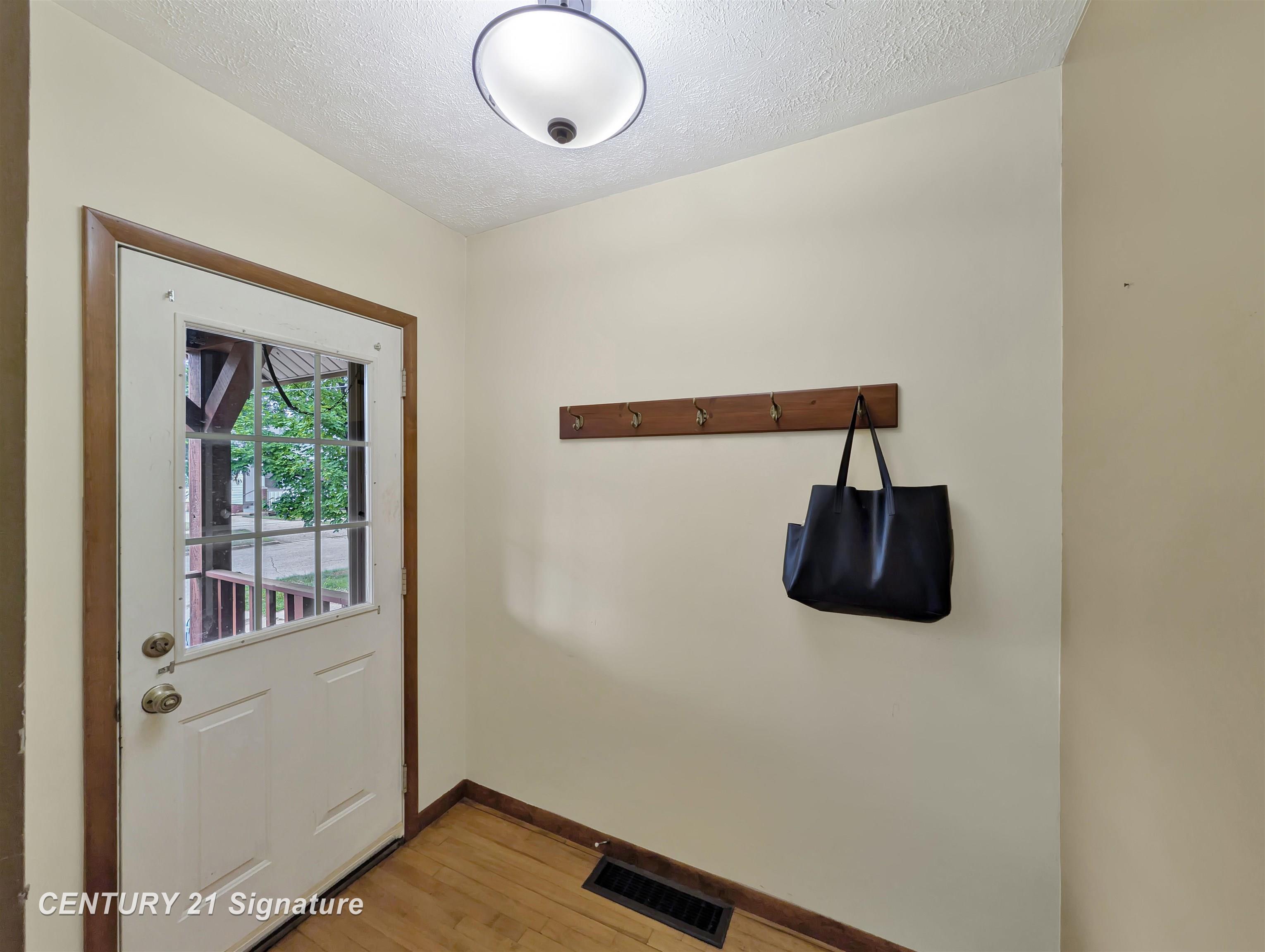 1608 N Oakley Street Property Photo 5