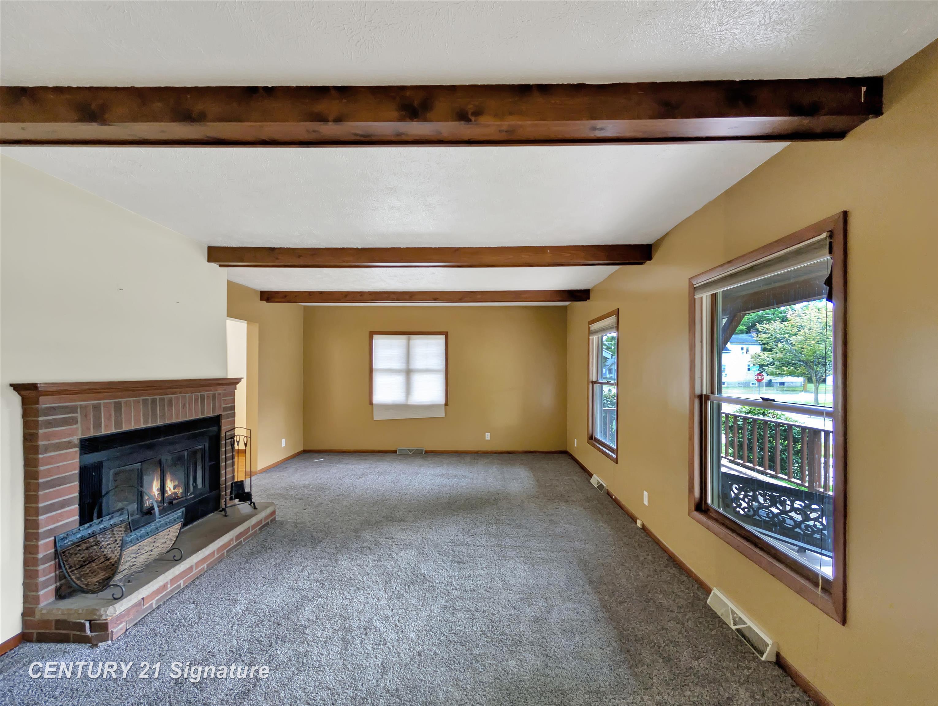 1608 N Oakley Street Property Photo 6