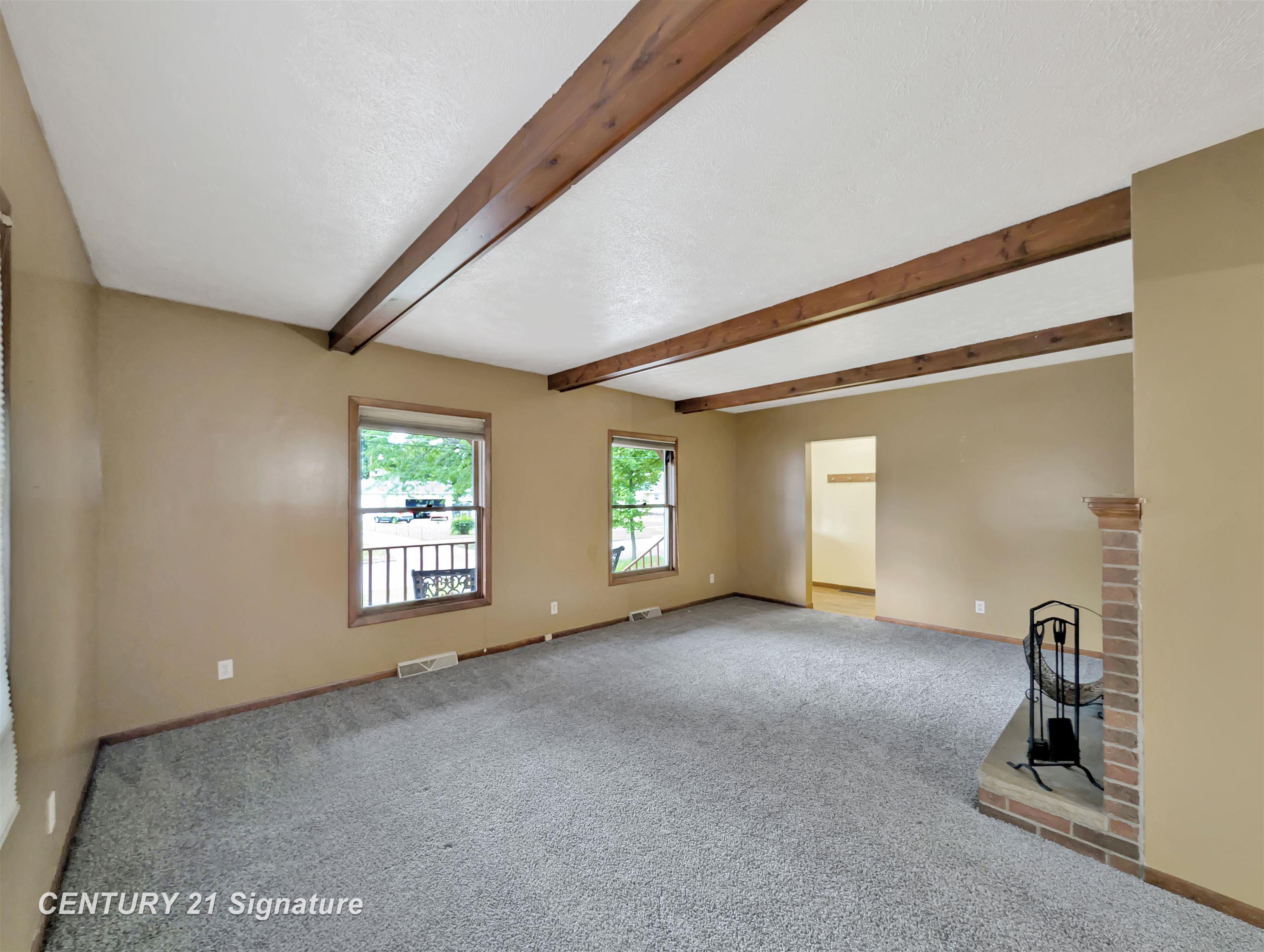 1608 N Oakley Street Property Photo 8