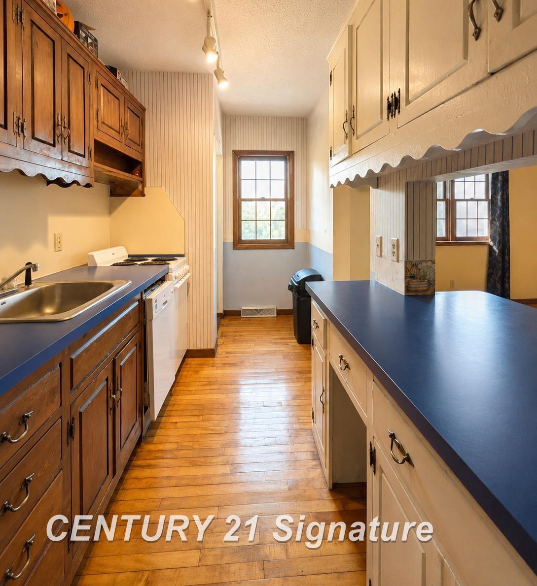 1608 N Oakley Street Property Photo 13
