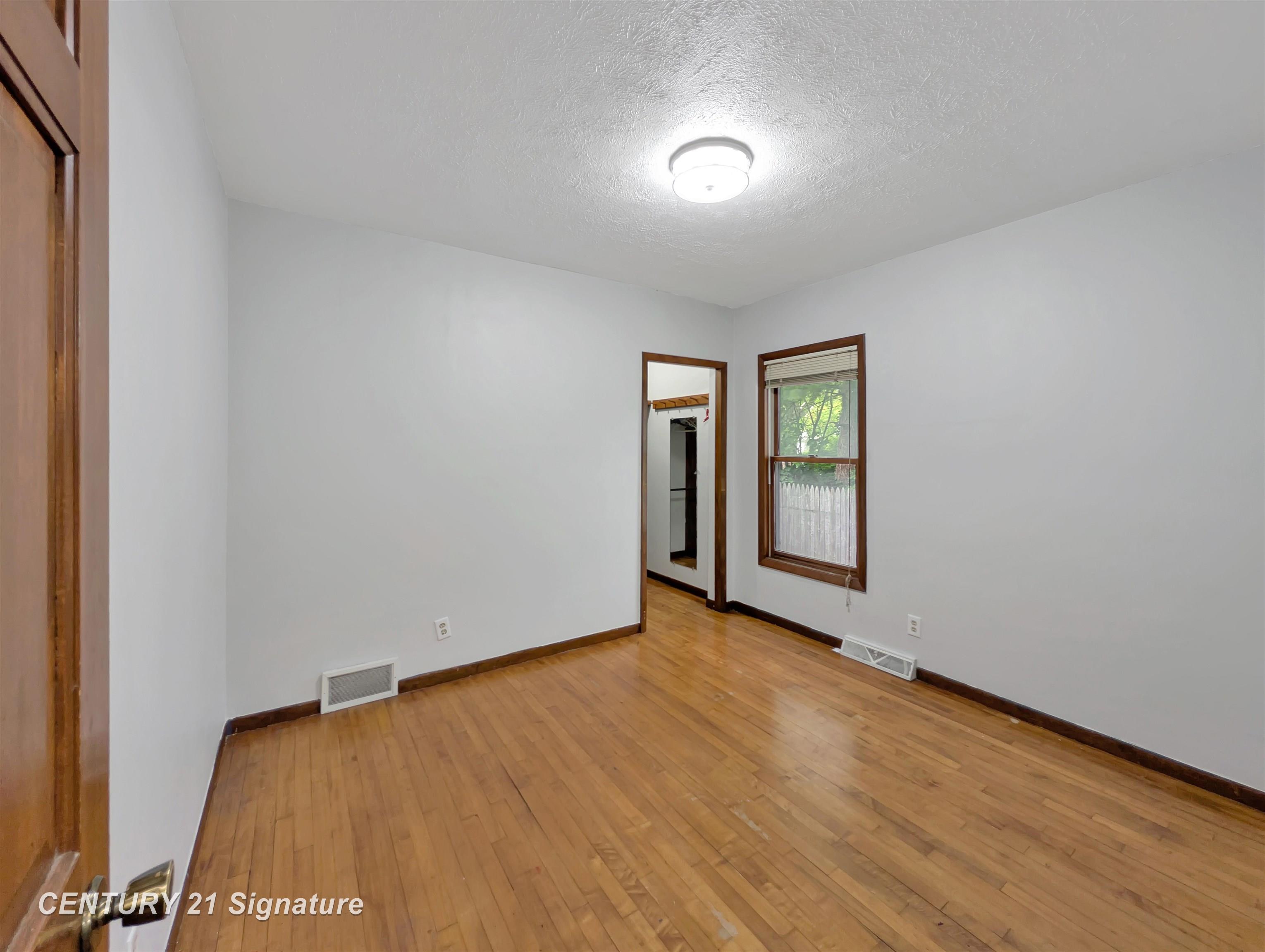 1608 N Oakley Street Property Photo 14