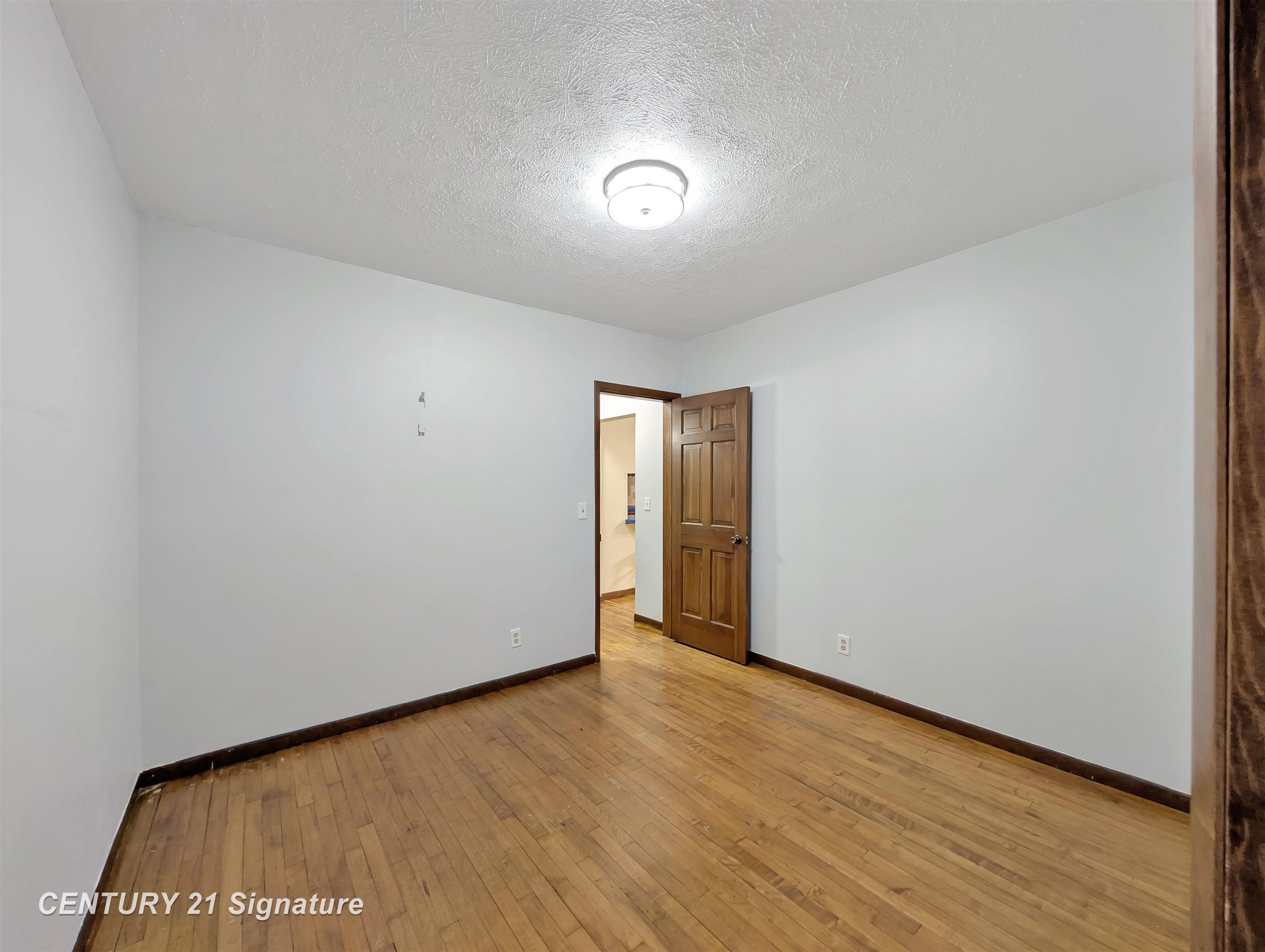 1608 N Oakley Street Property Photo 16