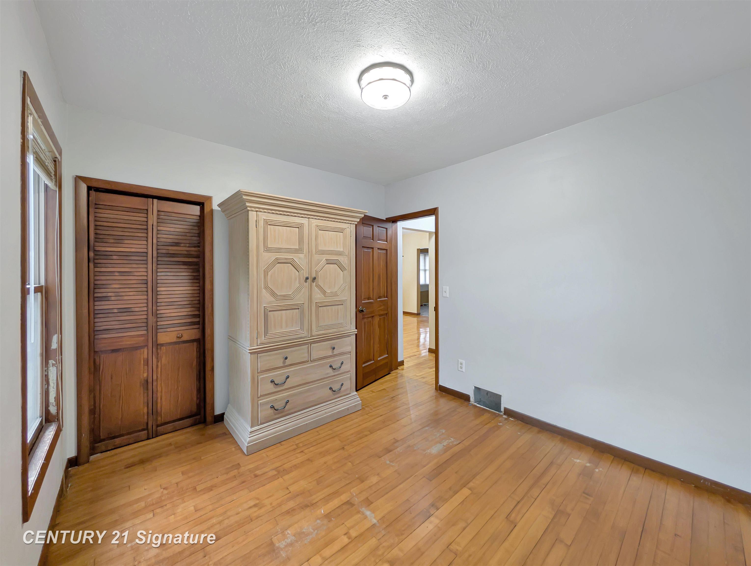 1608 N Oakley Street Property Photo 20