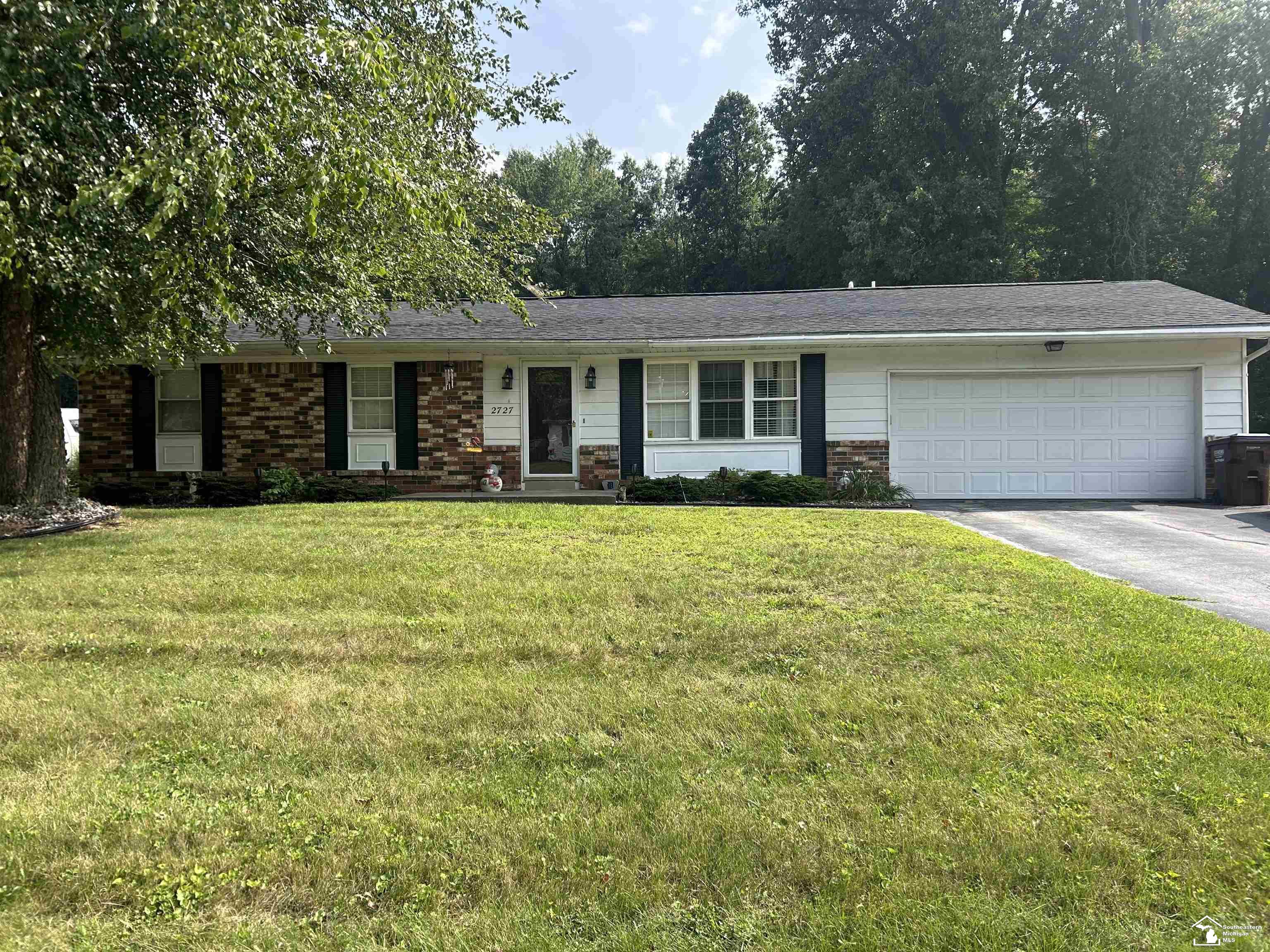 2727 Thunderbird Trail Property Photo 1