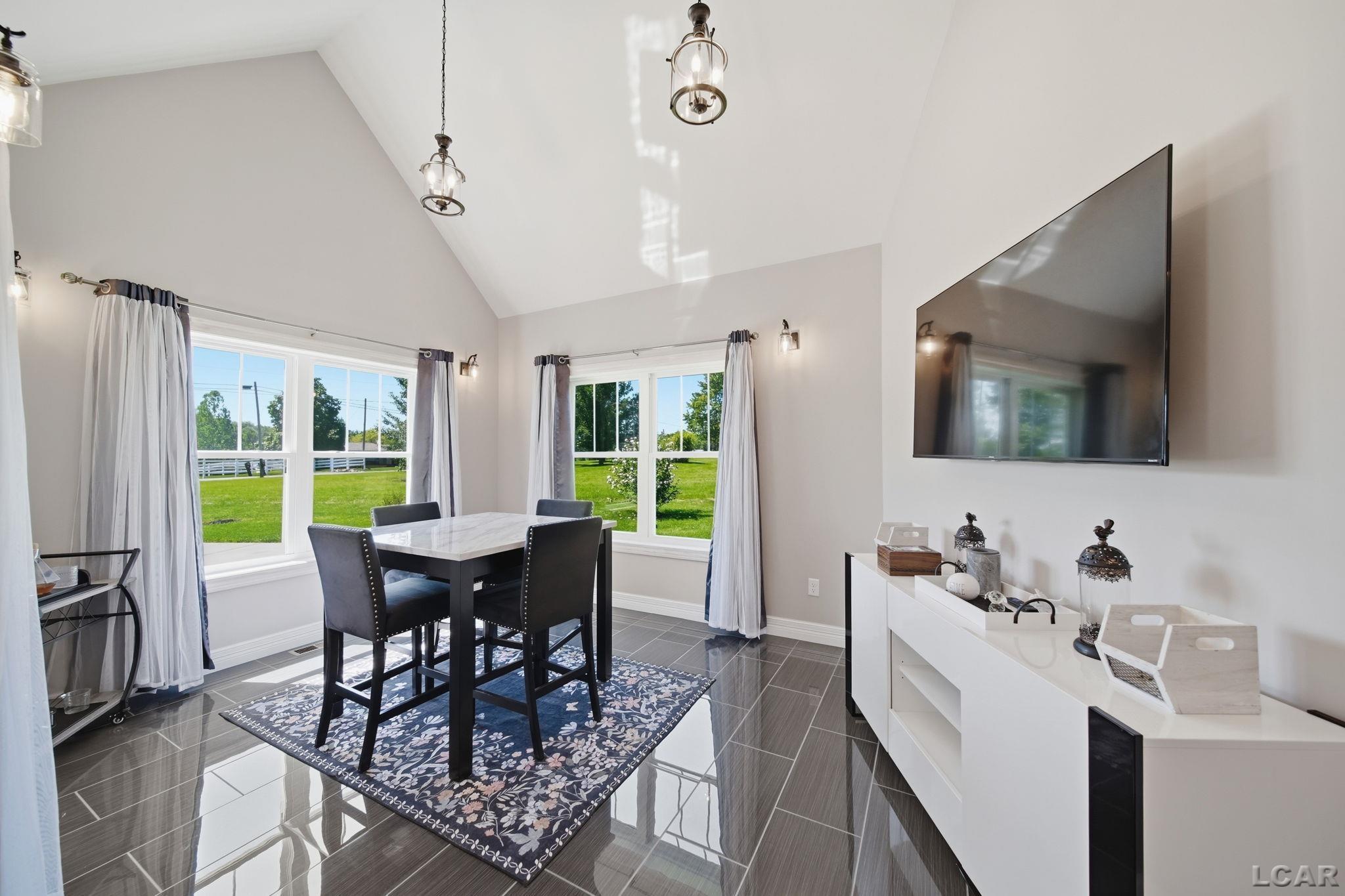 2301 Wolf Creek Highway Property Photo 4