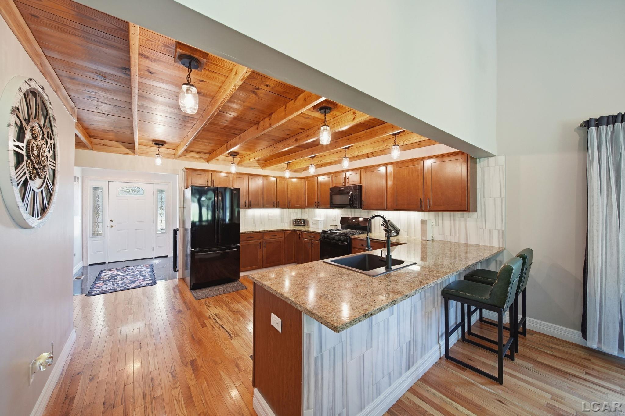 2301 Wolf Creek Highway Property Photo 10