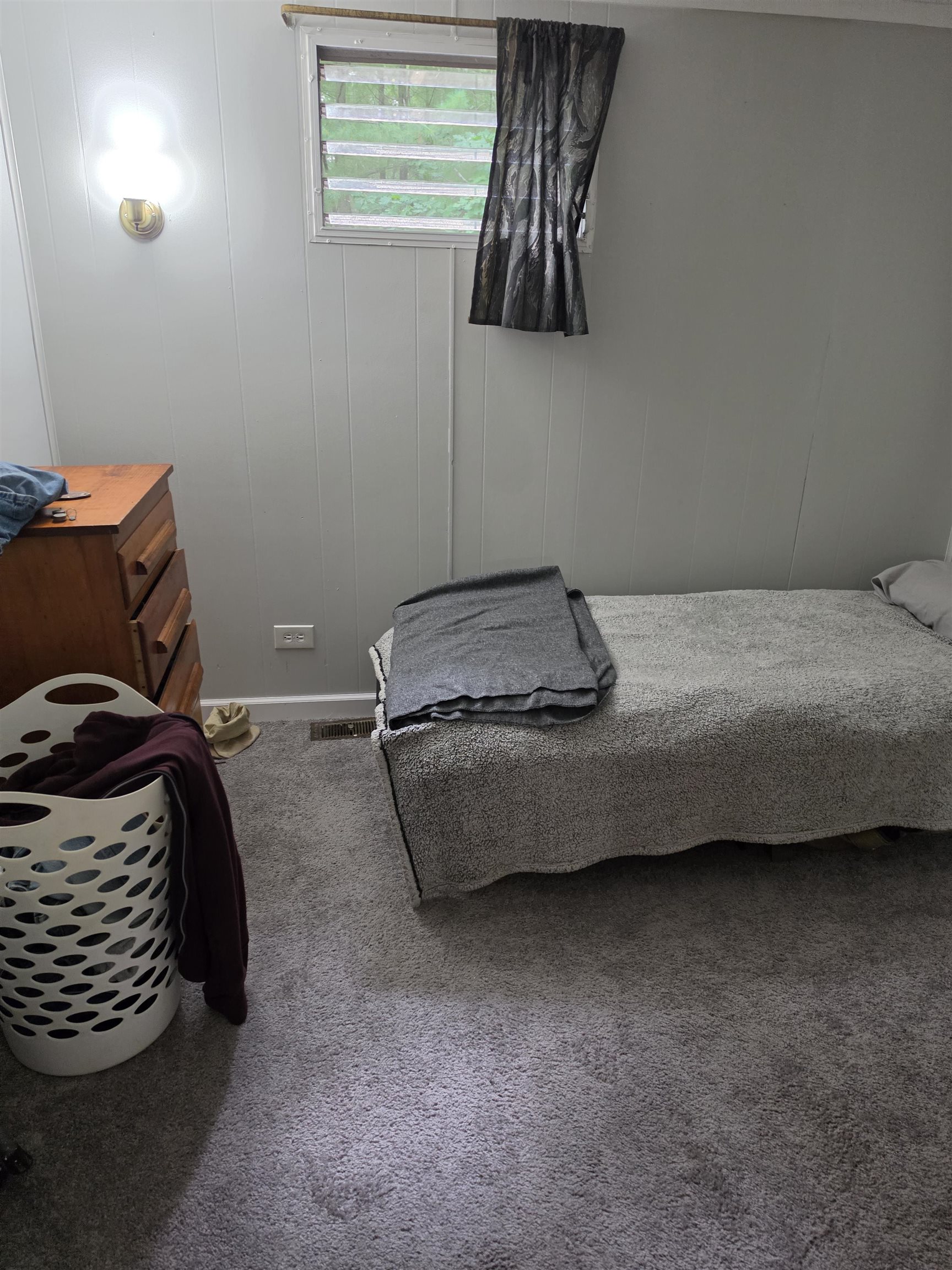 4393 Hemlock Street Property Photo 2