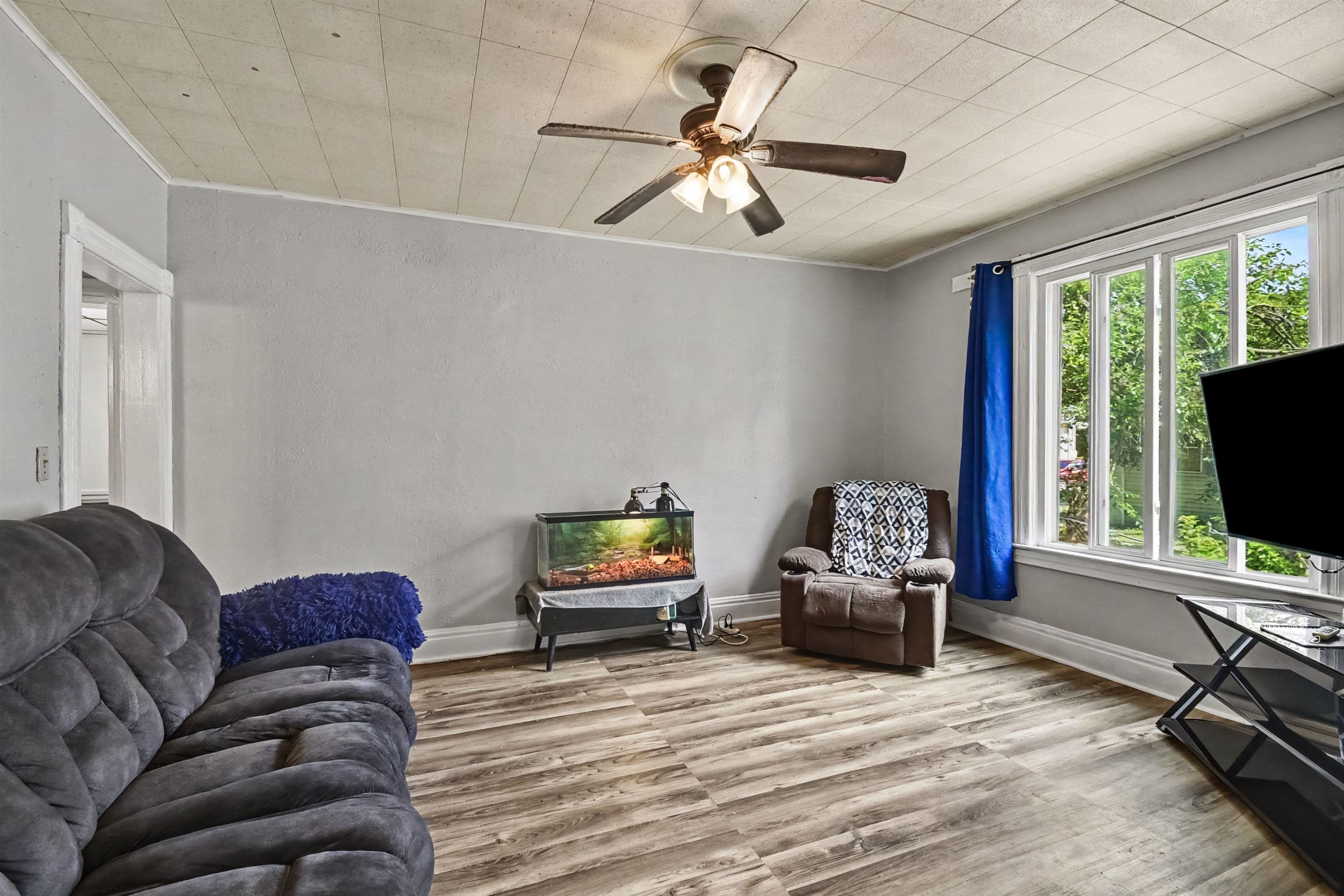 503 E Clara Street Property Photo 7