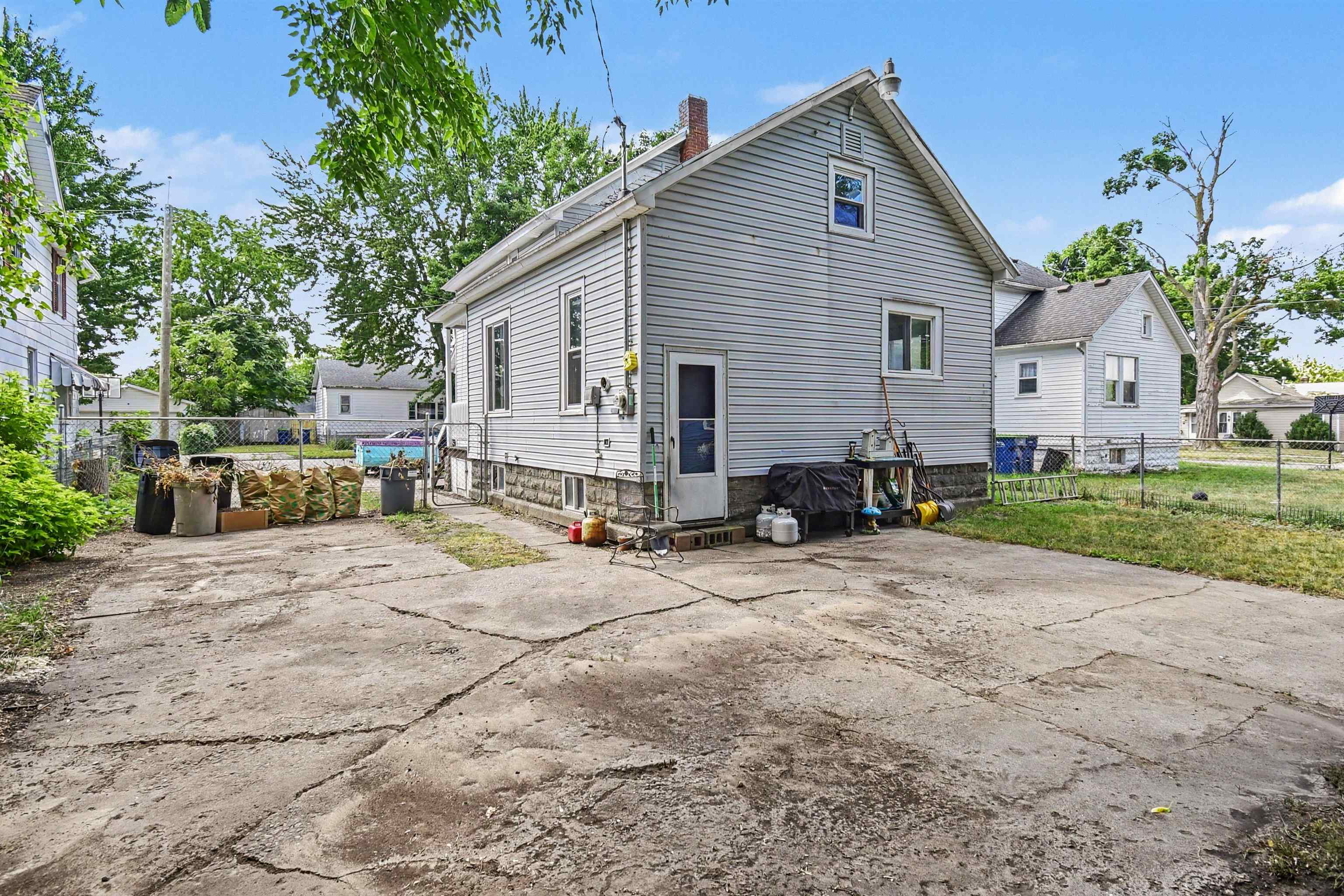 503 E Clara Street Property Photo 23