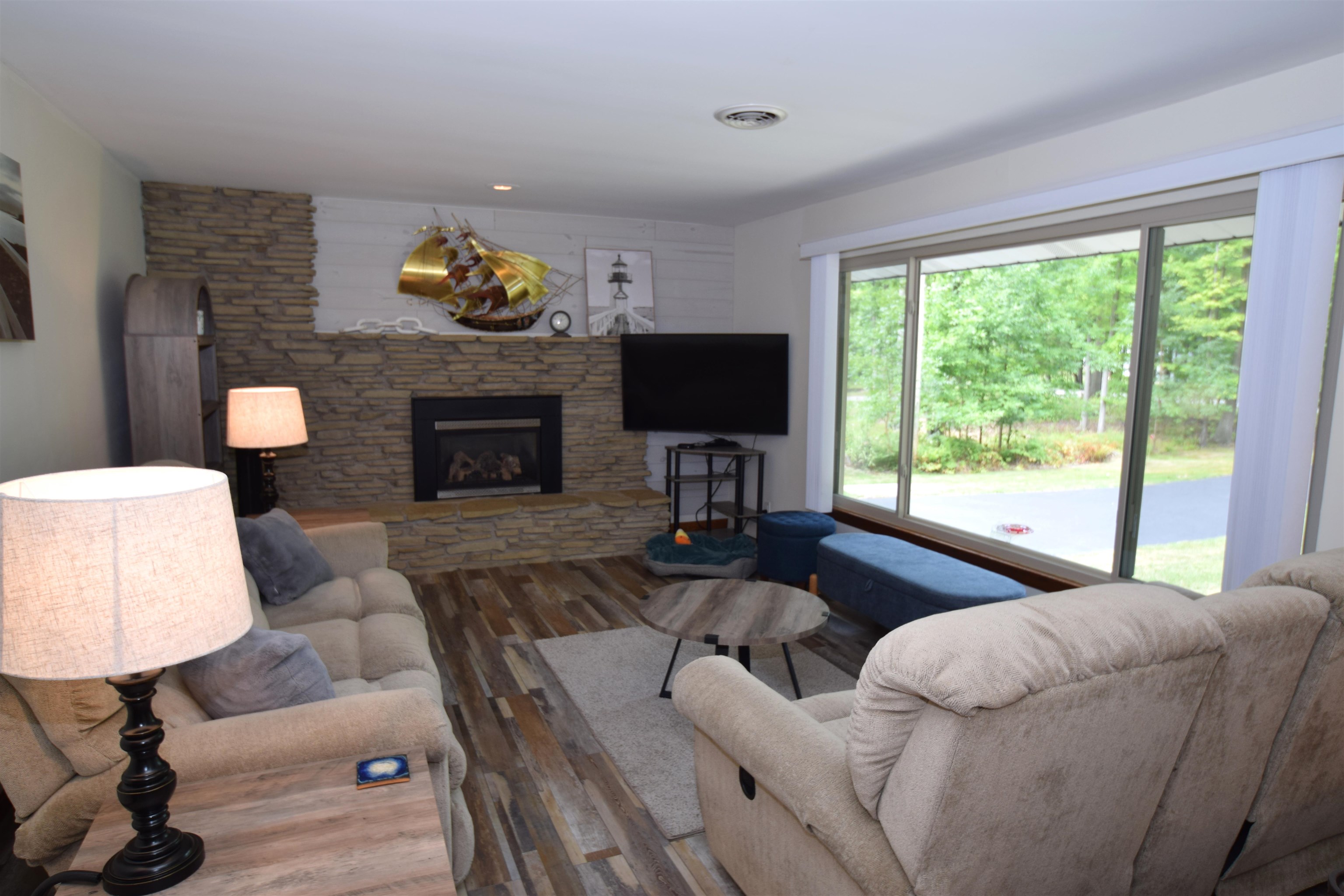 3952 E Kens Lane Property Photo 6
