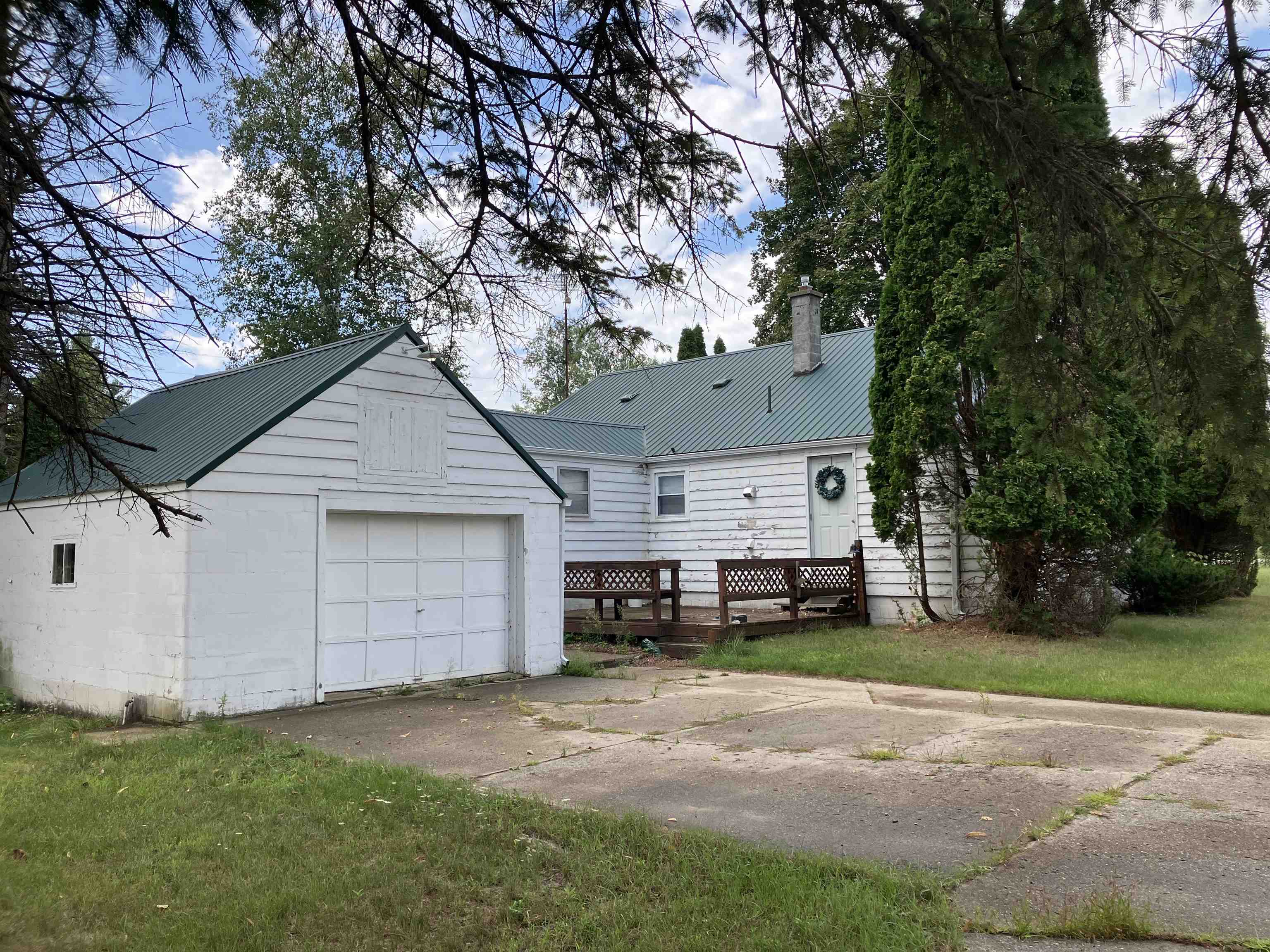 863 S M18 Highway Property Photo 1