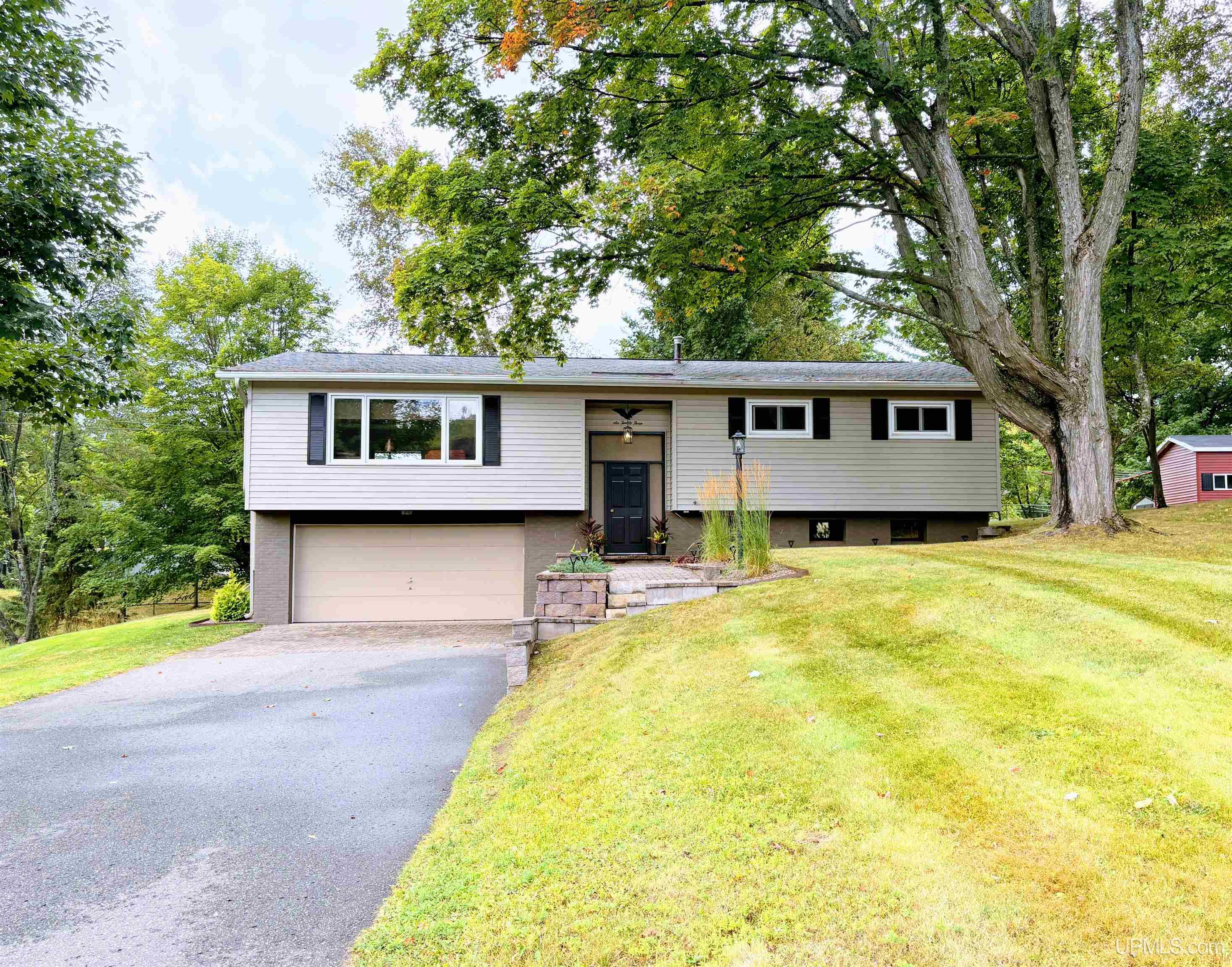 623 Craig Street Property Photo 1