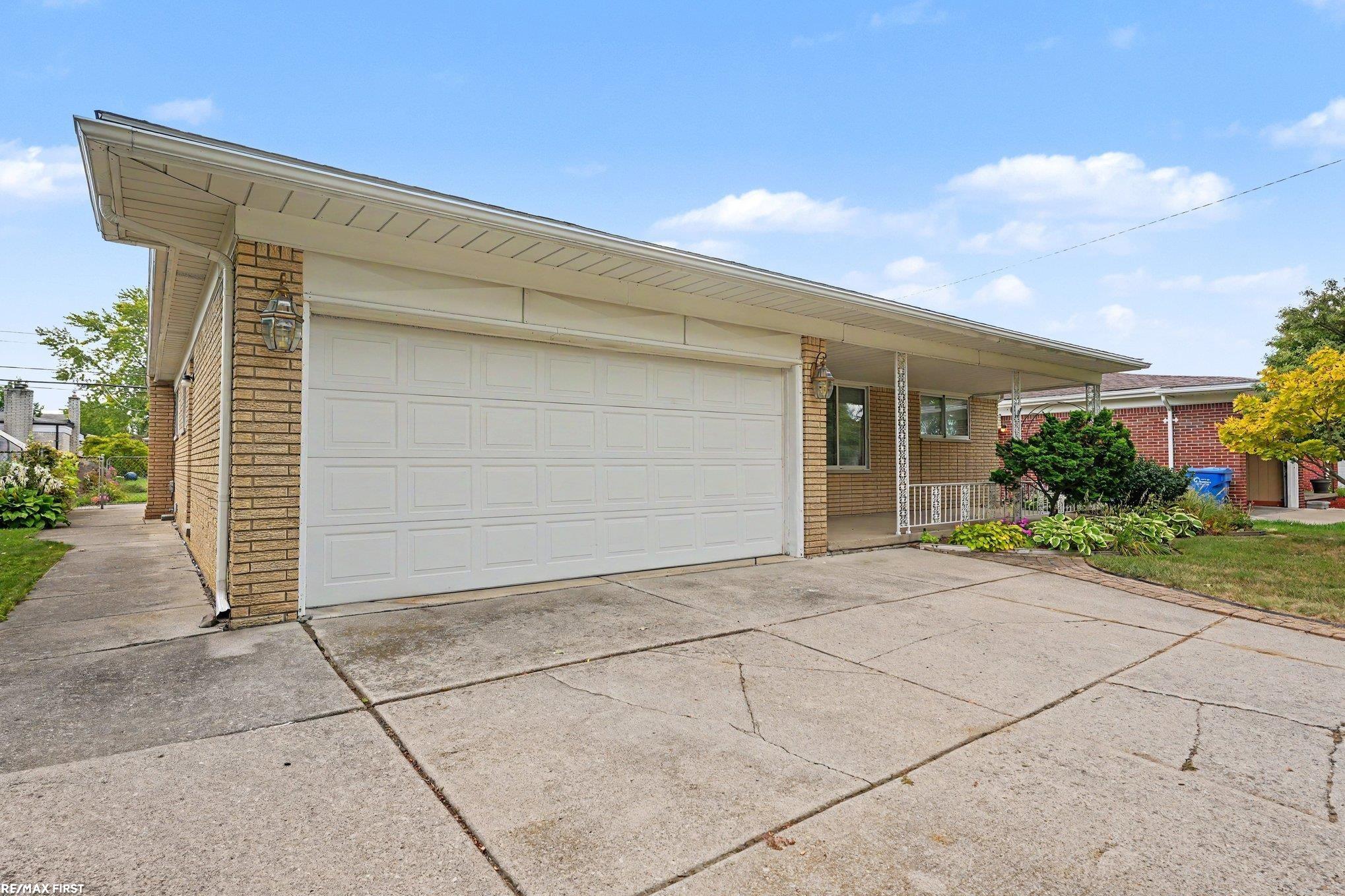 14250 Ivanhoe Street Property Photo 3