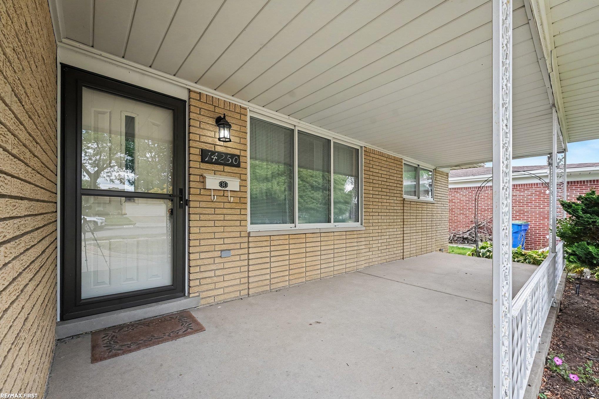 14250 Ivanhoe Street Property Photo 4