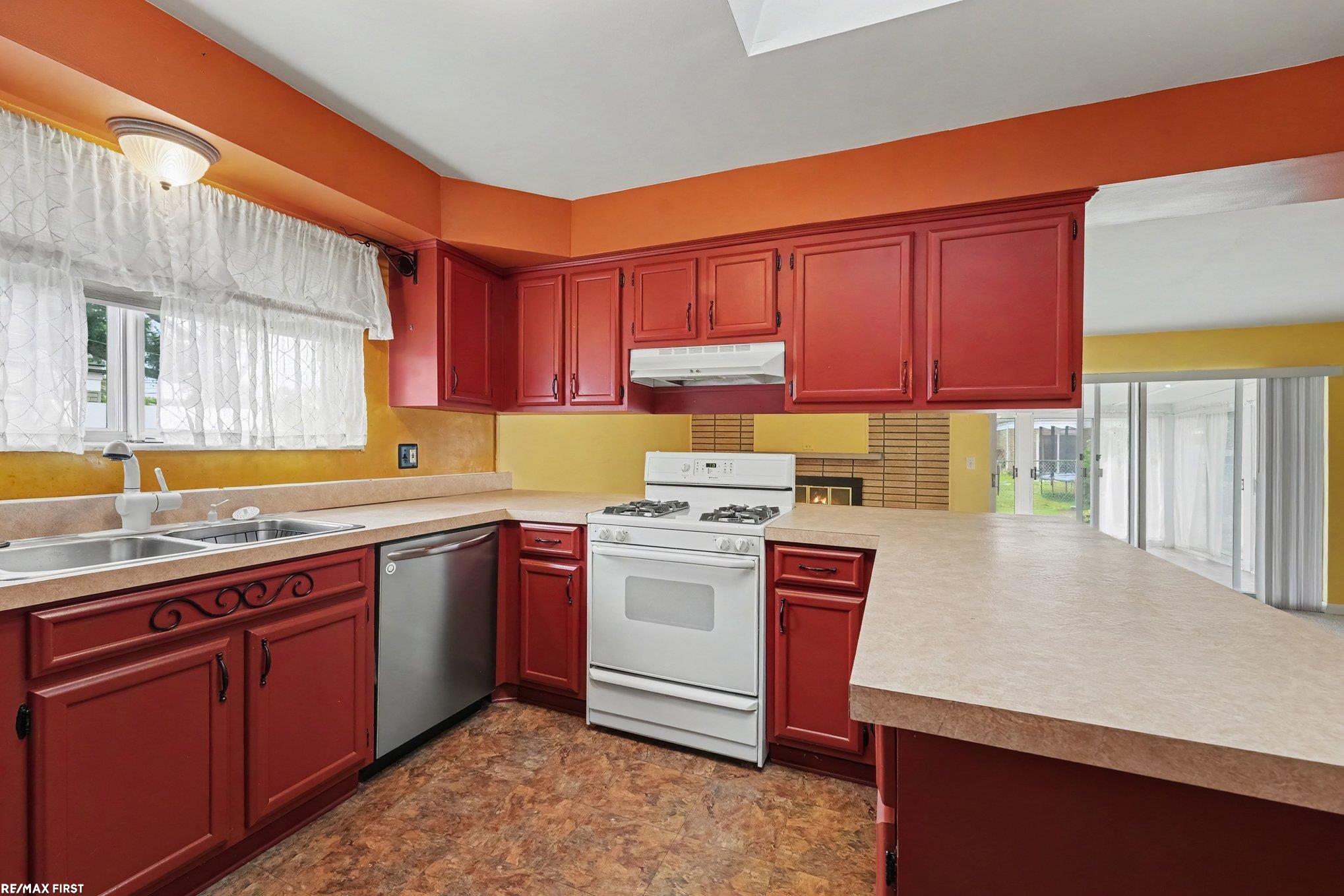 14250 Ivanhoe Street Property Photo 8
