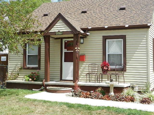 22416 Columbus Avenue Property Photo 1