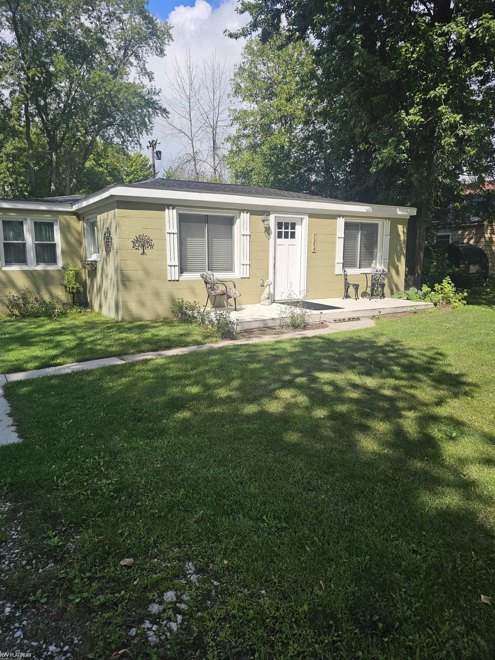 7354 Byron Drive Property Photo 2